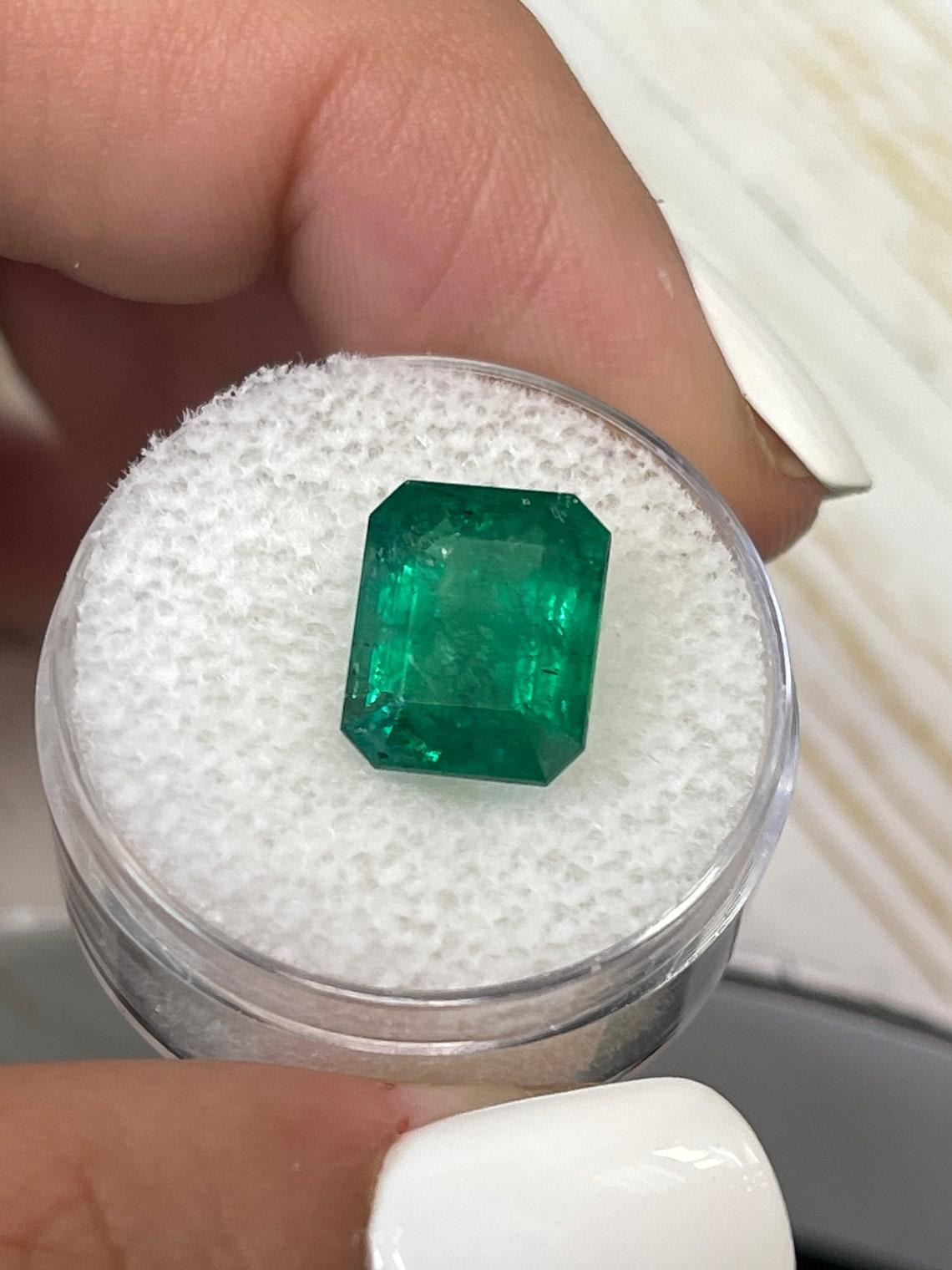 5,68 Karat 11,3x9,3 Medium Tiefgrüner sambischer Smaragd im Smaragdschliff Mai (Moderne) im Angebot