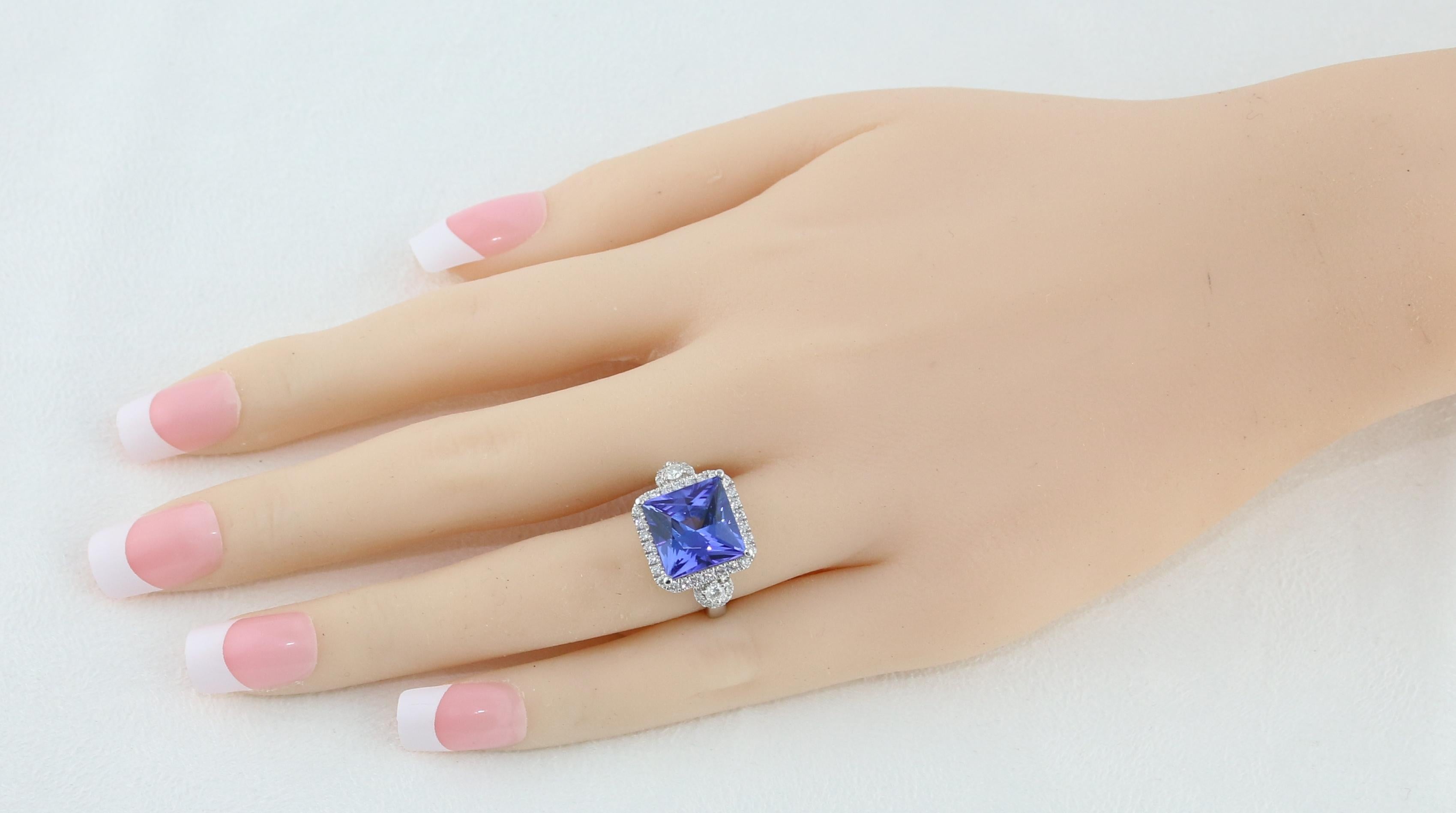 Women's 5.68 Carat Princess Cut Tanzanite Diamond Gold Milgrain Ring For Sale