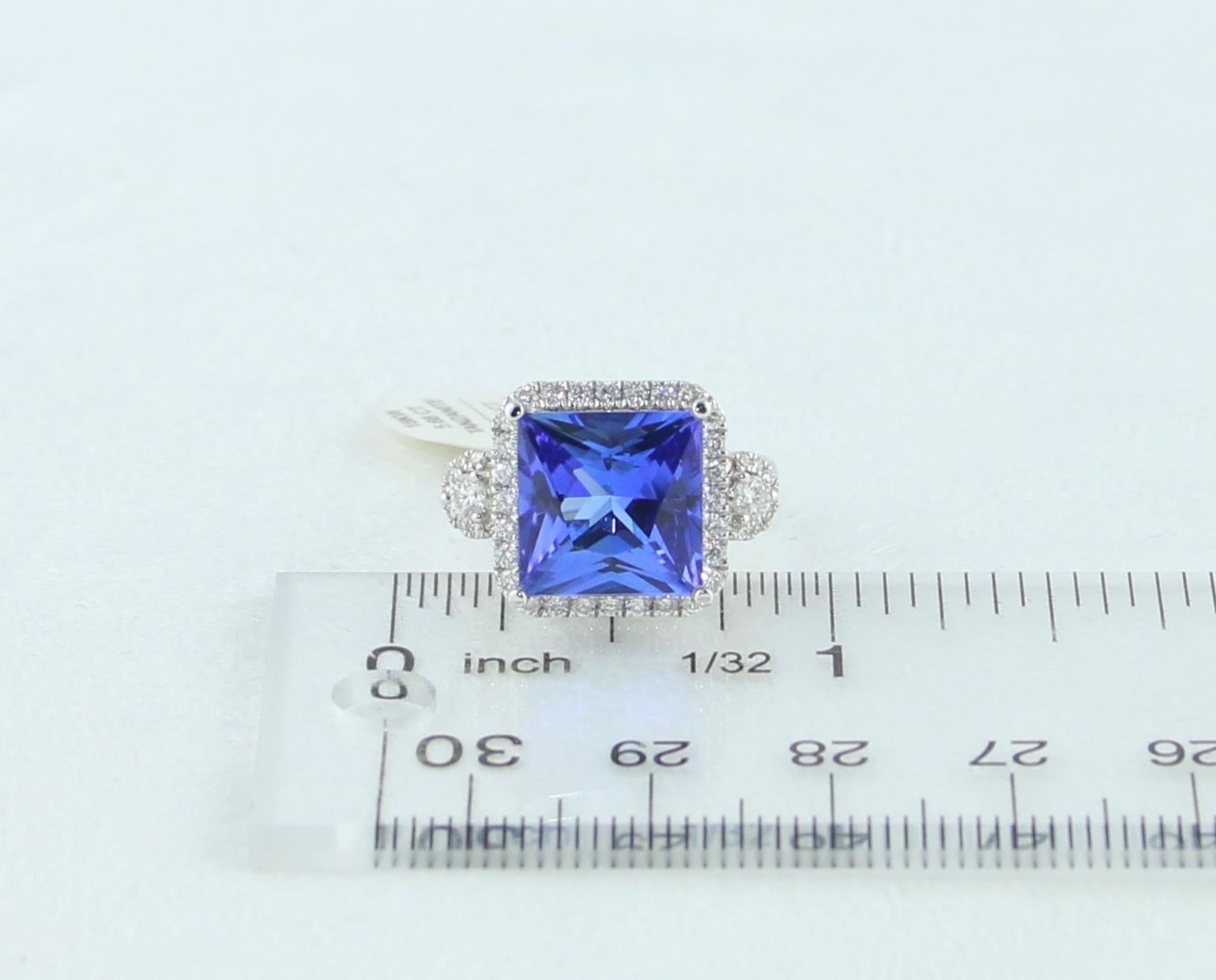 5.68 Carat Princess Cut Tanzanite Diamond Gold Milgrain Ring For Sale 4