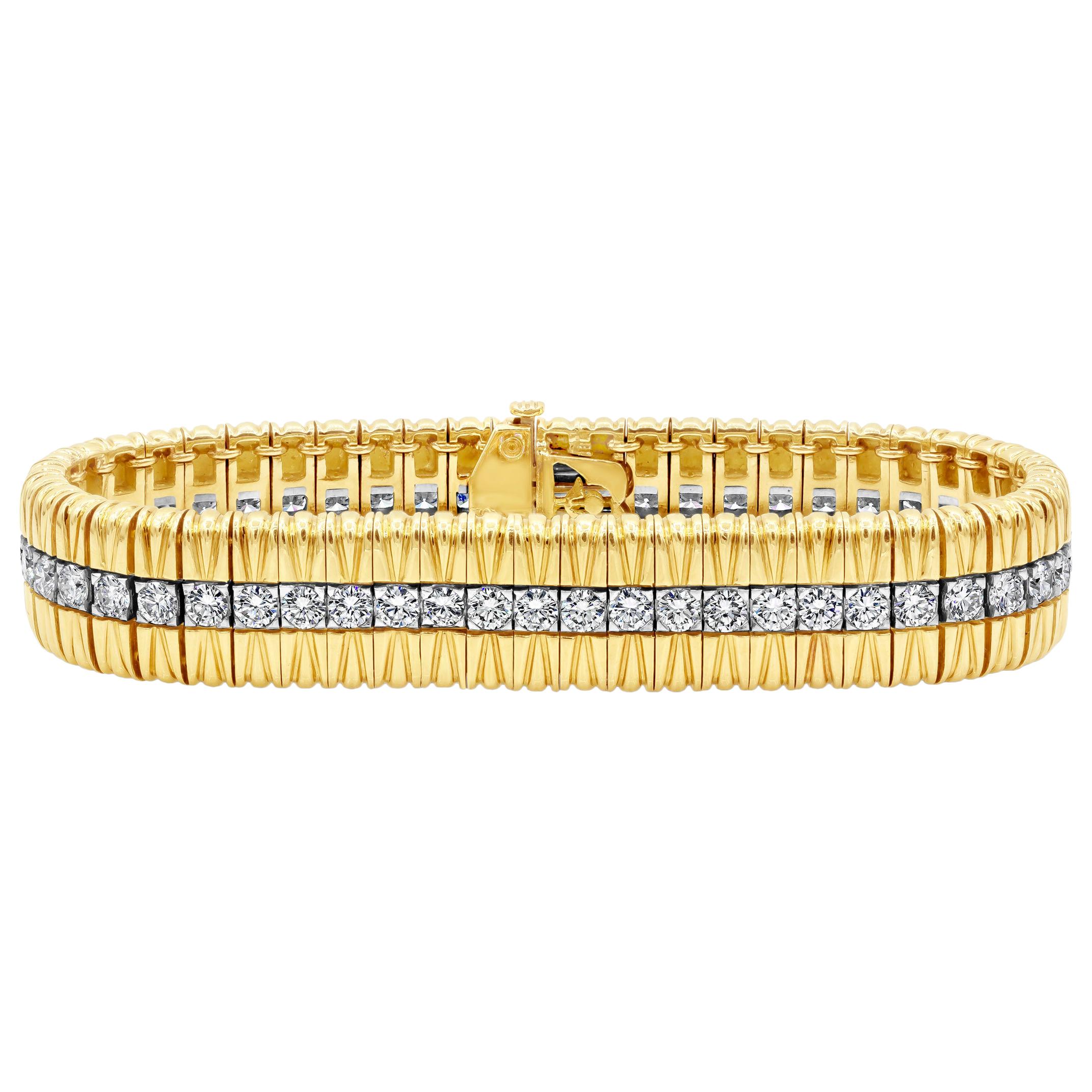 Bracelet à la mode en or jaune avec diamants brillants de forme ronde de 5,68 carats au total  en vente