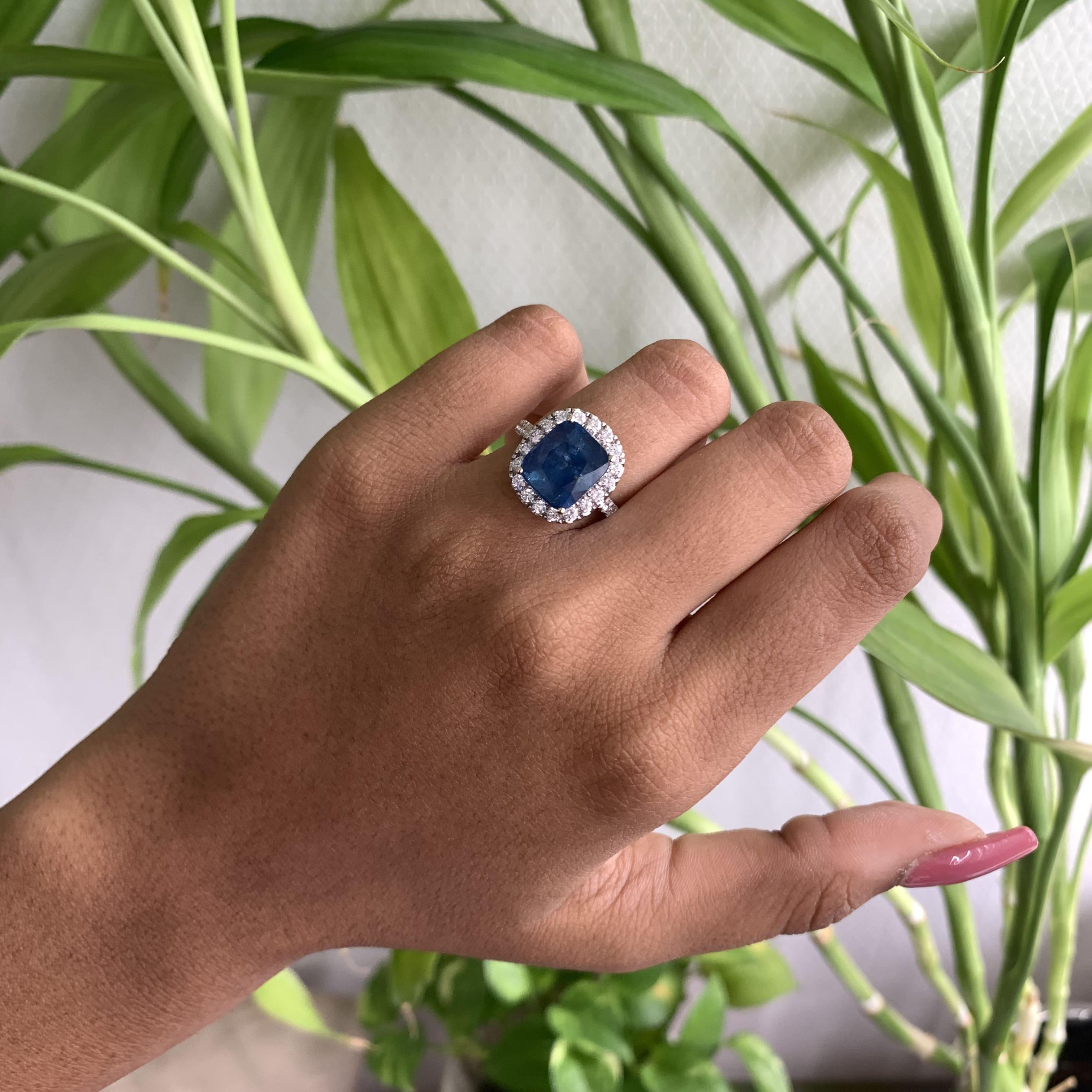 5,68 Karat Blauer Saphir & Diamant Ring aus 14K Weißgold im Zustand „Neu“ im Angebot in Bangkok, TH