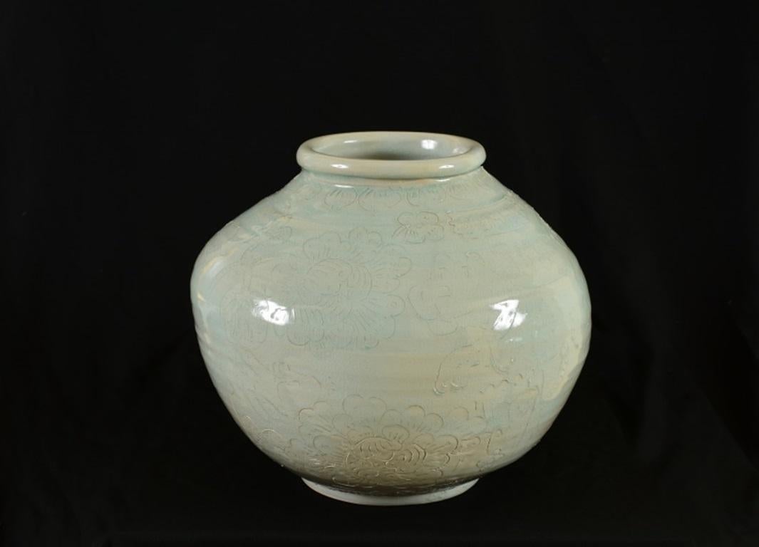 CSULB Celadon Pot #1, Vase by Jeffry Mitchell, 2019

Additional information:
Medium: Ceramic and glaze
Dimensions: 12 1/2 x 14 x 14 in (31.8 x 35.6 x 35.6 cm)

About artist: Jeffry Mitchell’s primary medium is ceramic and he is well versed in its