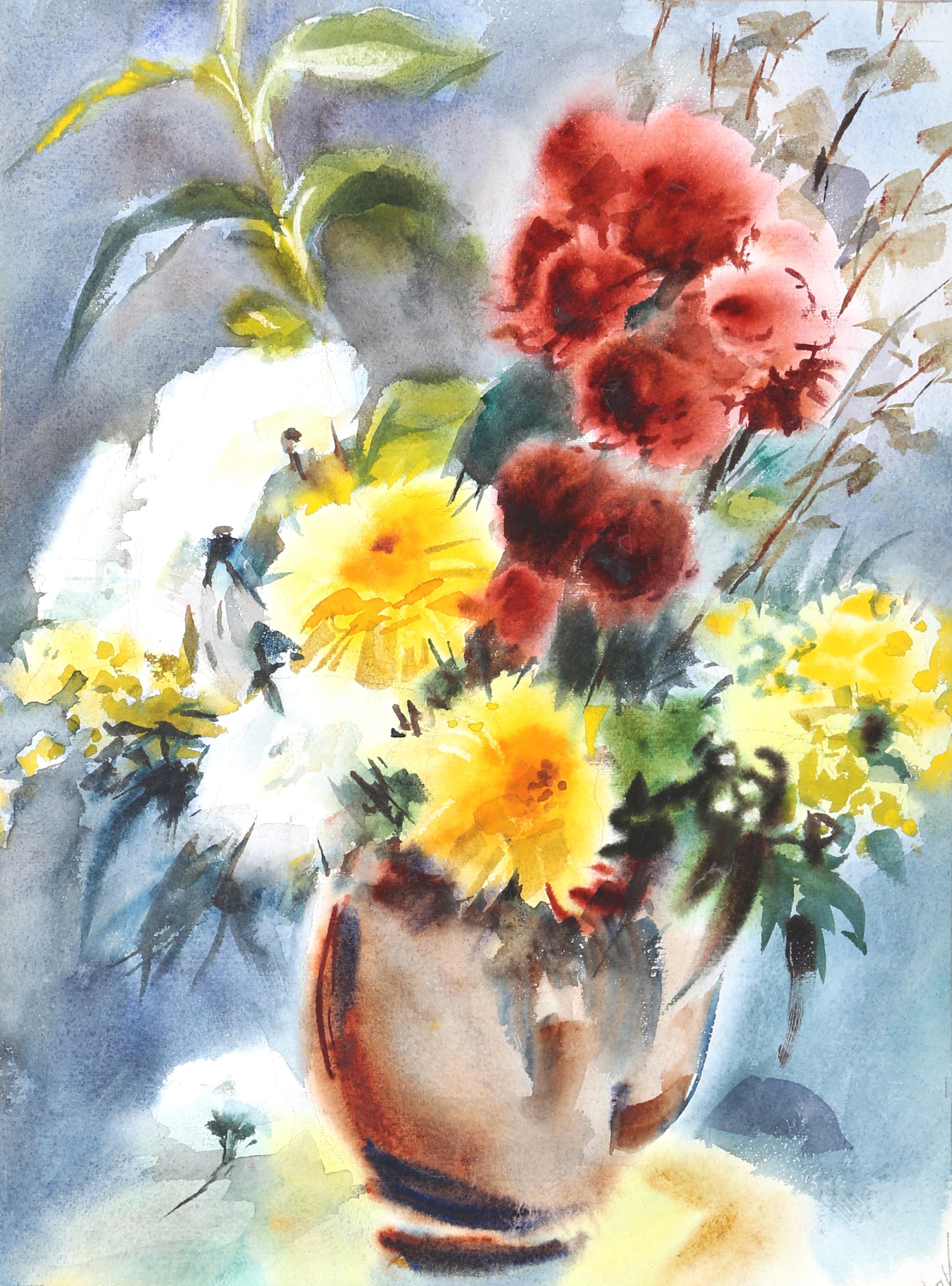  Eve Nethercott, Amerikanerin (1925 - 2015) -  Vase mit Blumen (P3.18), Jahr:  1960, Medium:  Aquarell auf Papier, Größe:  18  x 13.5 in. (45.72  x 34,29 cm), Beschreibung:  Das rote und gelbe Blumenarrangement steht vor einem stahlgrau gewaschenen