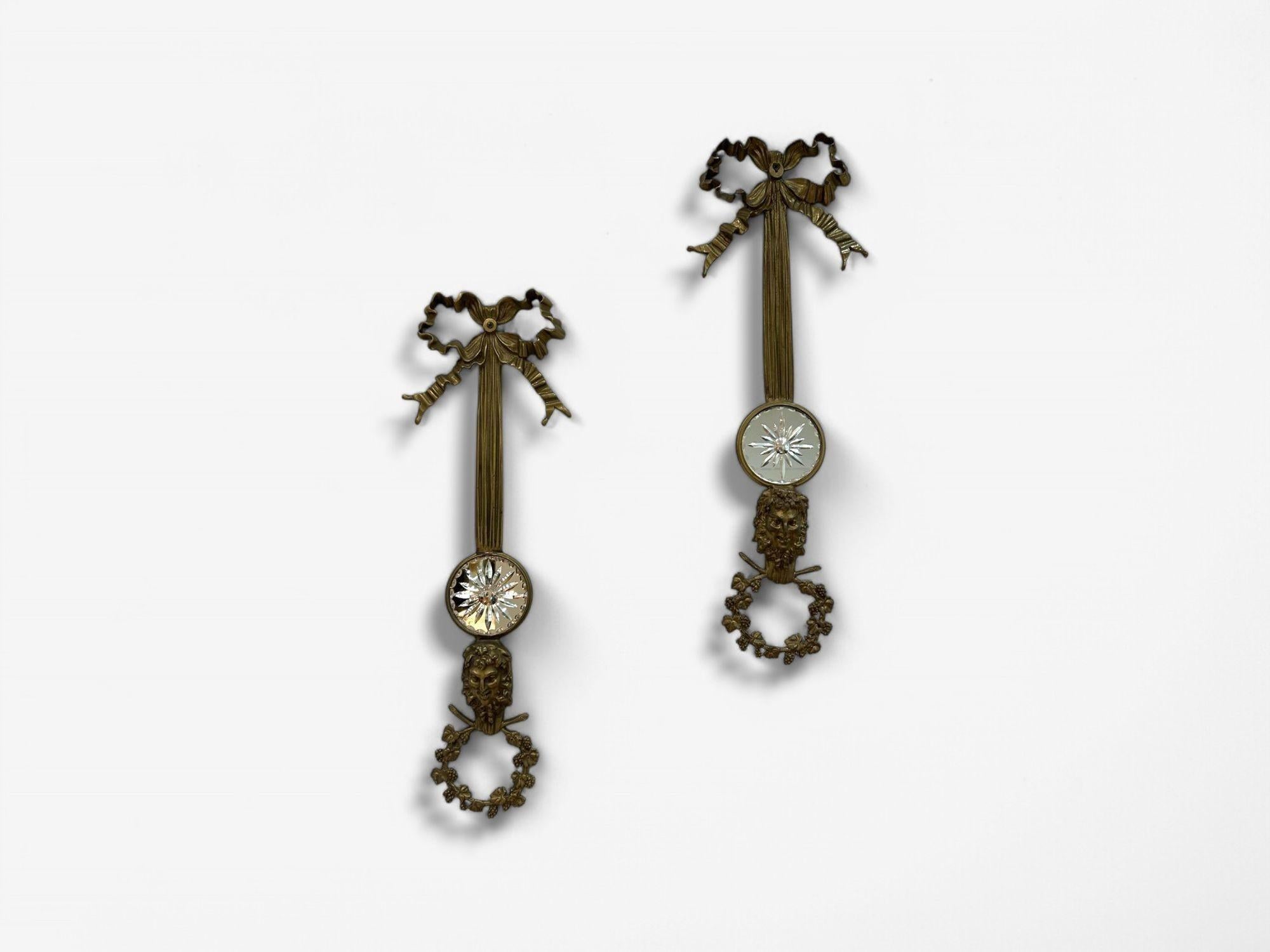 Miroir de style Louis XVI, bronze, quatre appliques murales, France, 19e siècle en vente 1