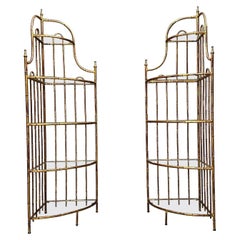 Etagères in stile Hollywood Regency della Maison Jansen, ottone finto bambù, anni '70