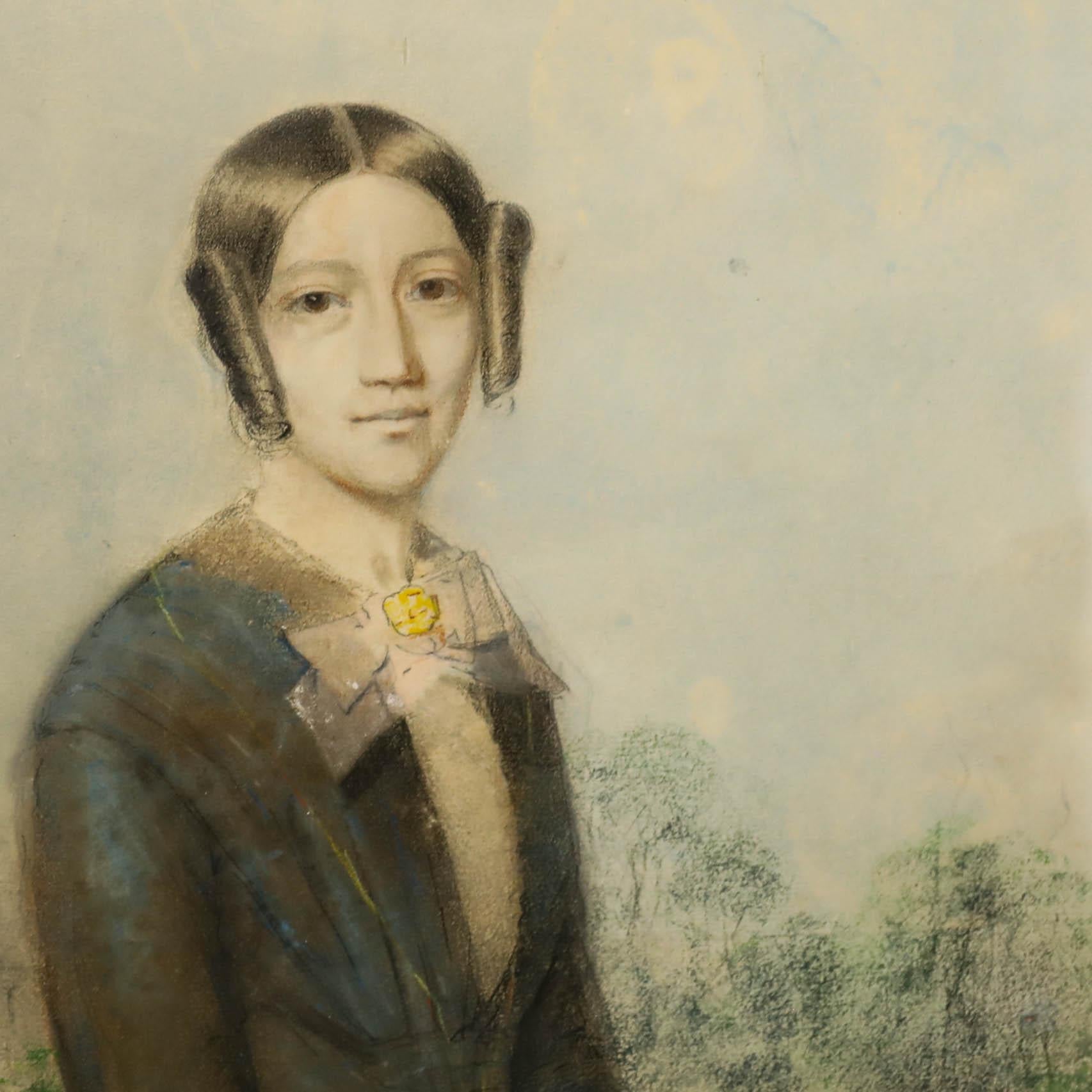 Un delicato ritratto che raffigura Lizzie Ornsby, figlia del capitano Dalgairns. L'artista la ritrae nel parco di una grande casa. Si appoggia a un pilastro di pietra mentre disegna un fiore. L'artista cattura i capelli e i tratti del viso della
