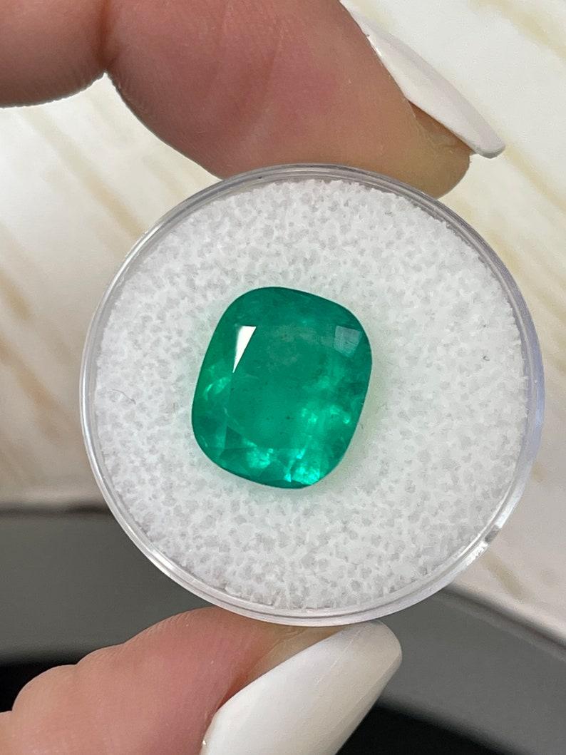 Esmeralda colombiana verde azulada de 5,69 quilates - Chivor Gema auténtica talla cojín Corte cojín en venta