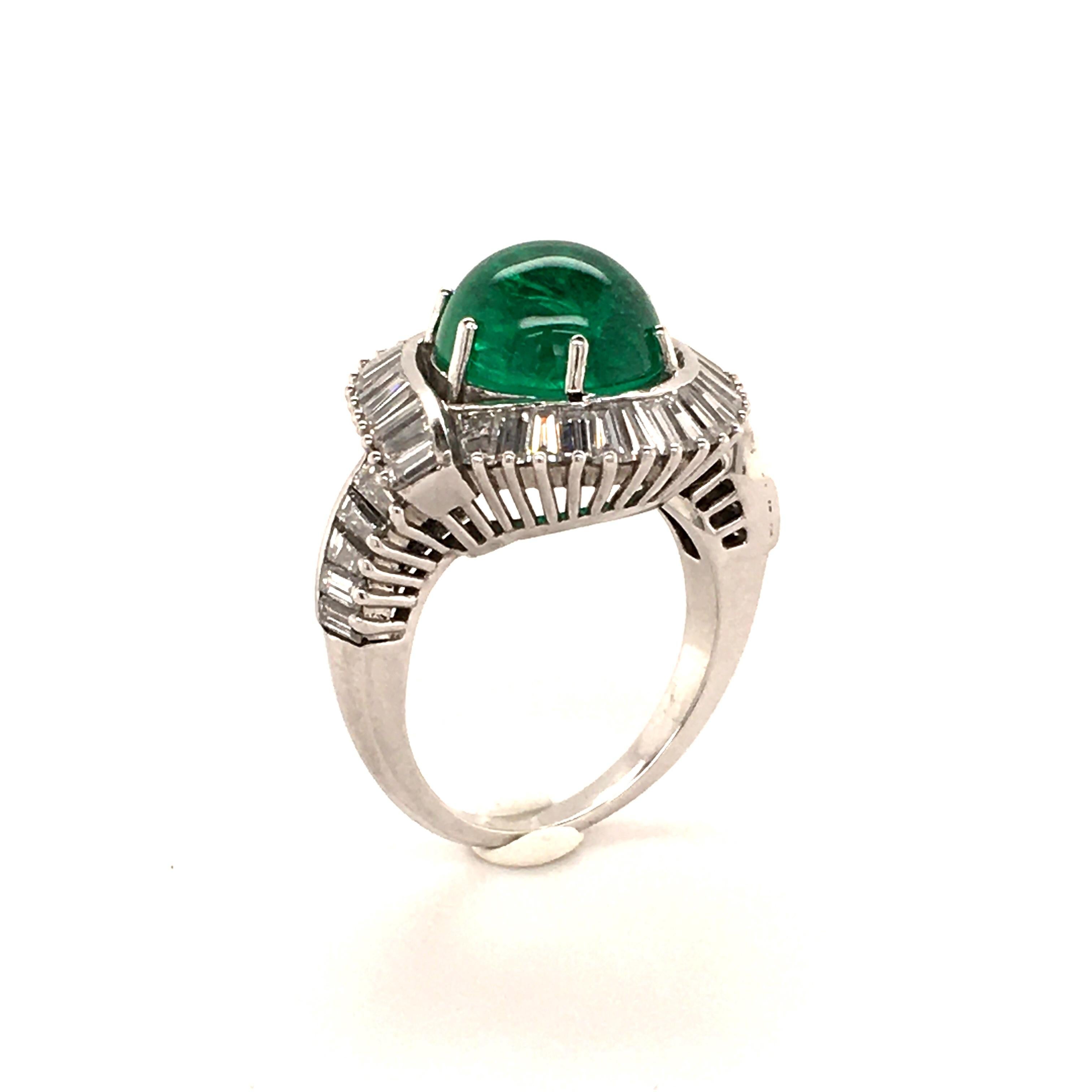 5.69 Carat Colombian Emerald and Diamond Ring in Platinum 950 In Good Condition For Sale In Lucerne, CH