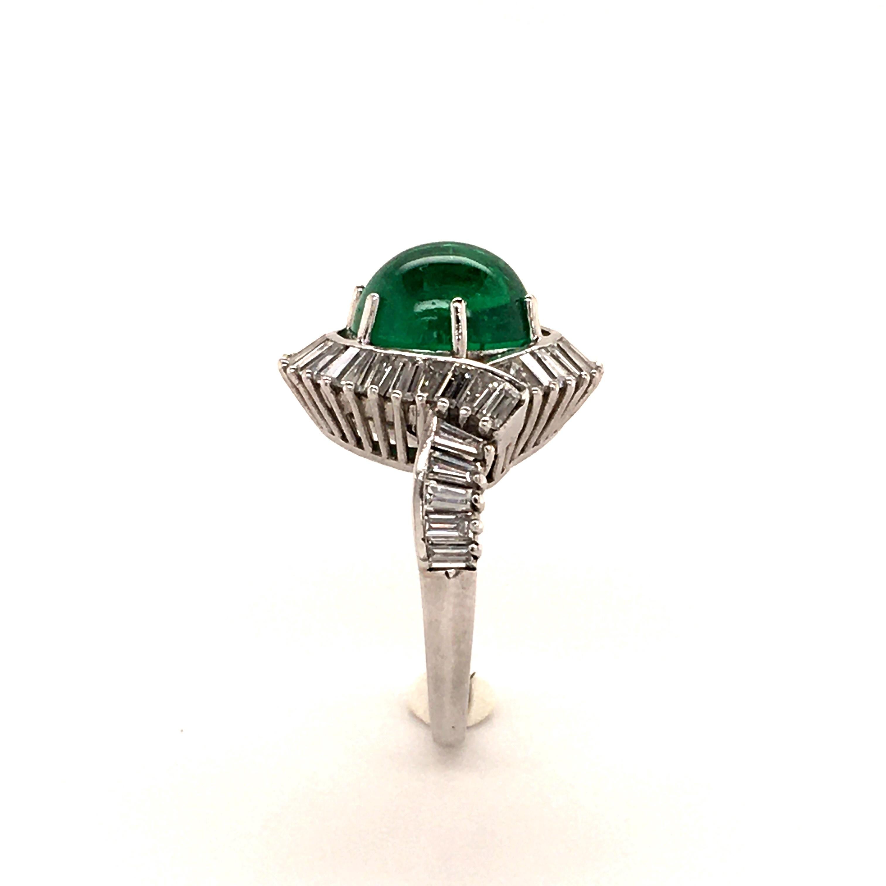 Women's or Men's 5.69 Carat Colombian Emerald and Diamond Ring in Platinum 950 For Sale