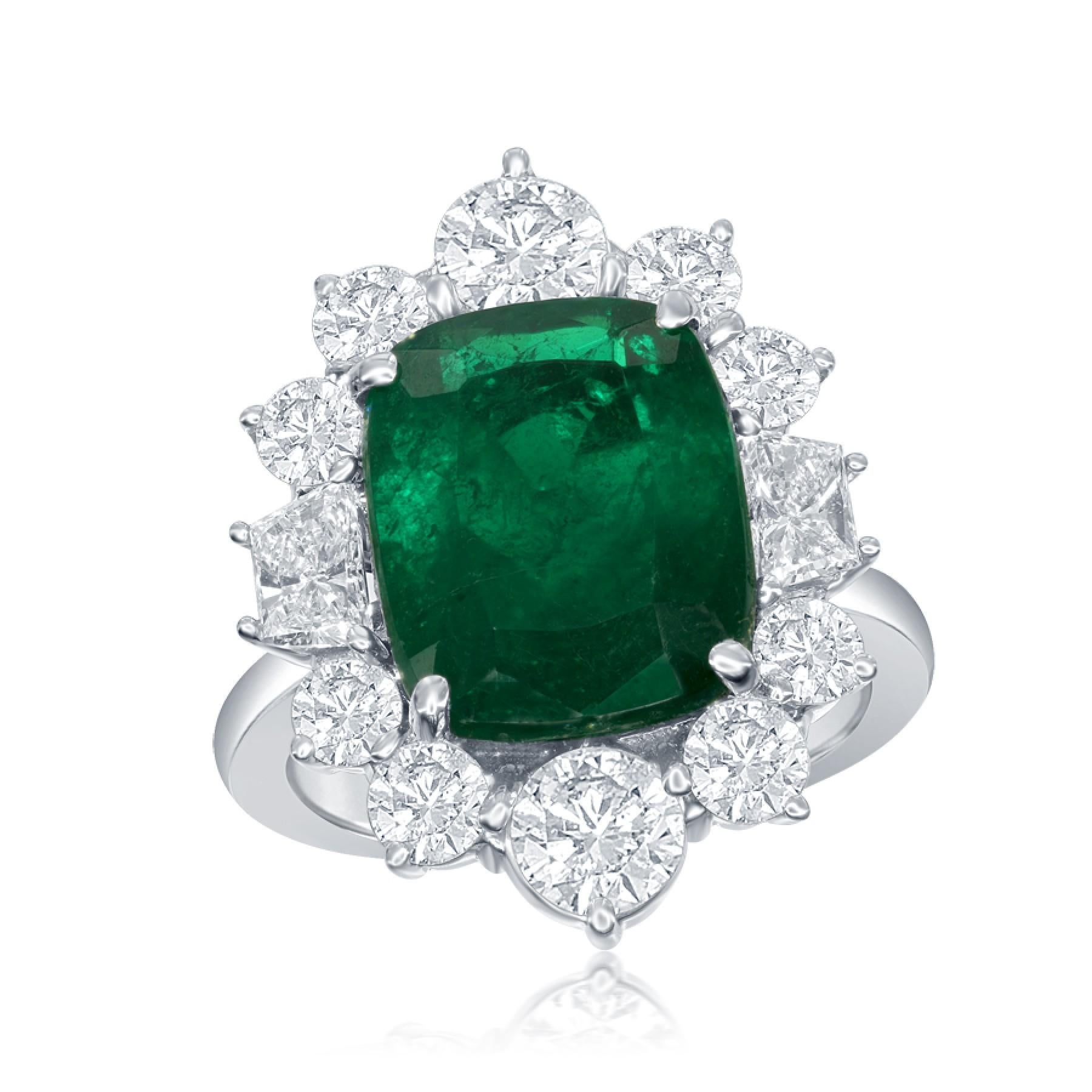 5.69 Carat Emerald and Diamond Ring with 2.60 Carat Set in Platinum In New Condition For Sale In New Orleans, LA