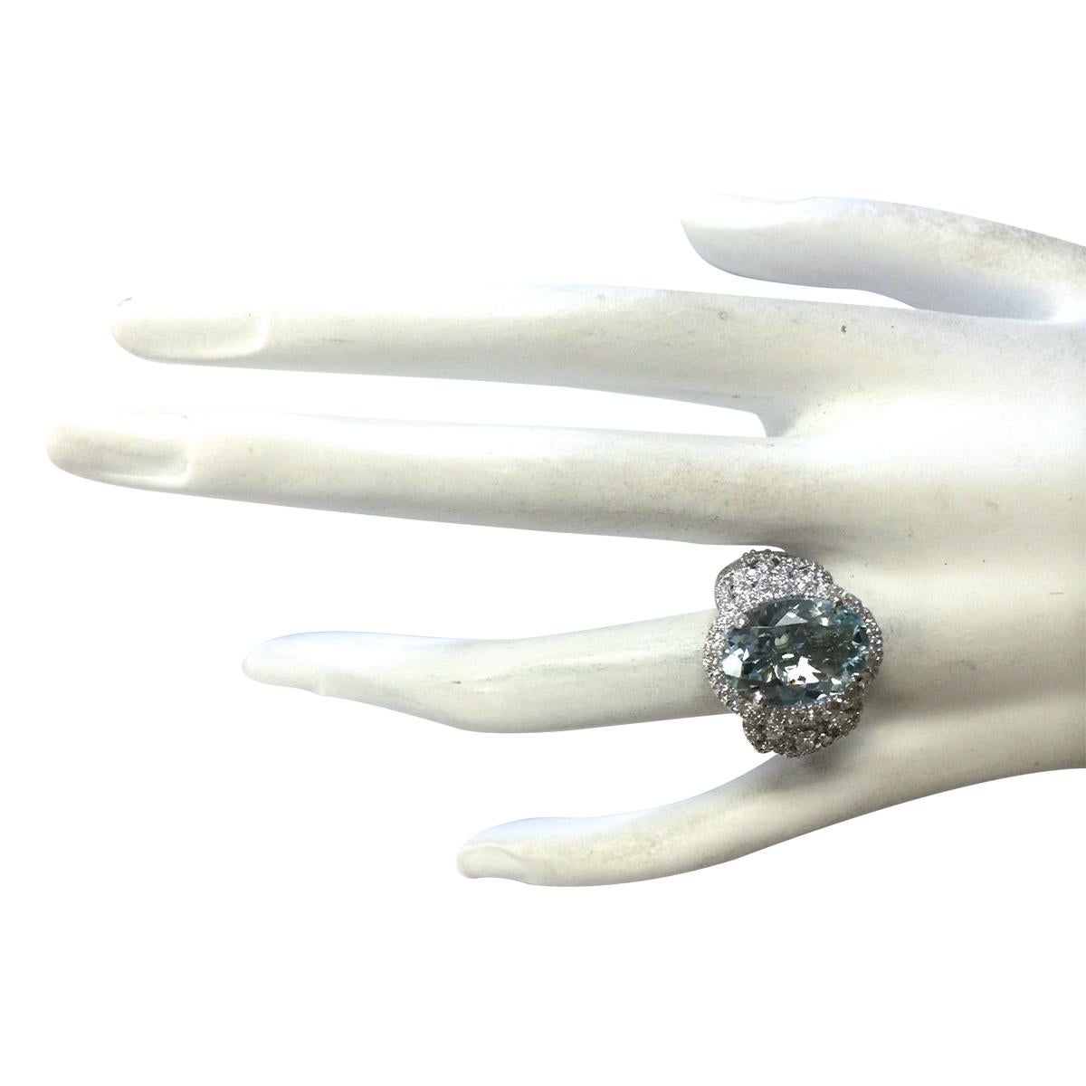 Natural Aquamarine Diamond Ring In 14 Karat White Gold  In New Condition For Sale In Los Angeles, CA