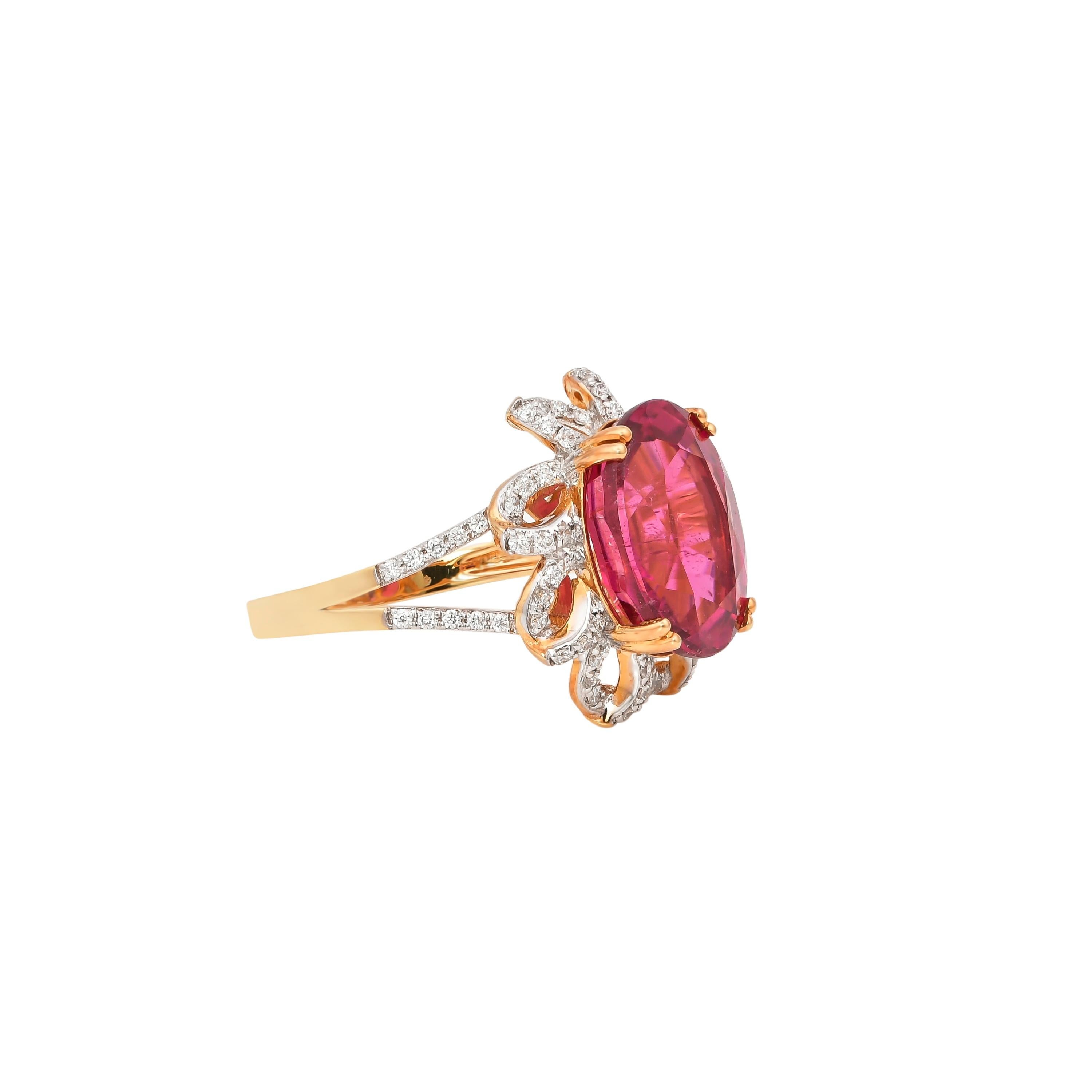 This collection of rings features the most radiant rubelites. These gemstones show a magnificant and regal deep red colour, and the yellow gold and diamond accents makes these pieces a true show stopper. 

Classic rubelite ring in 18K yellow gold