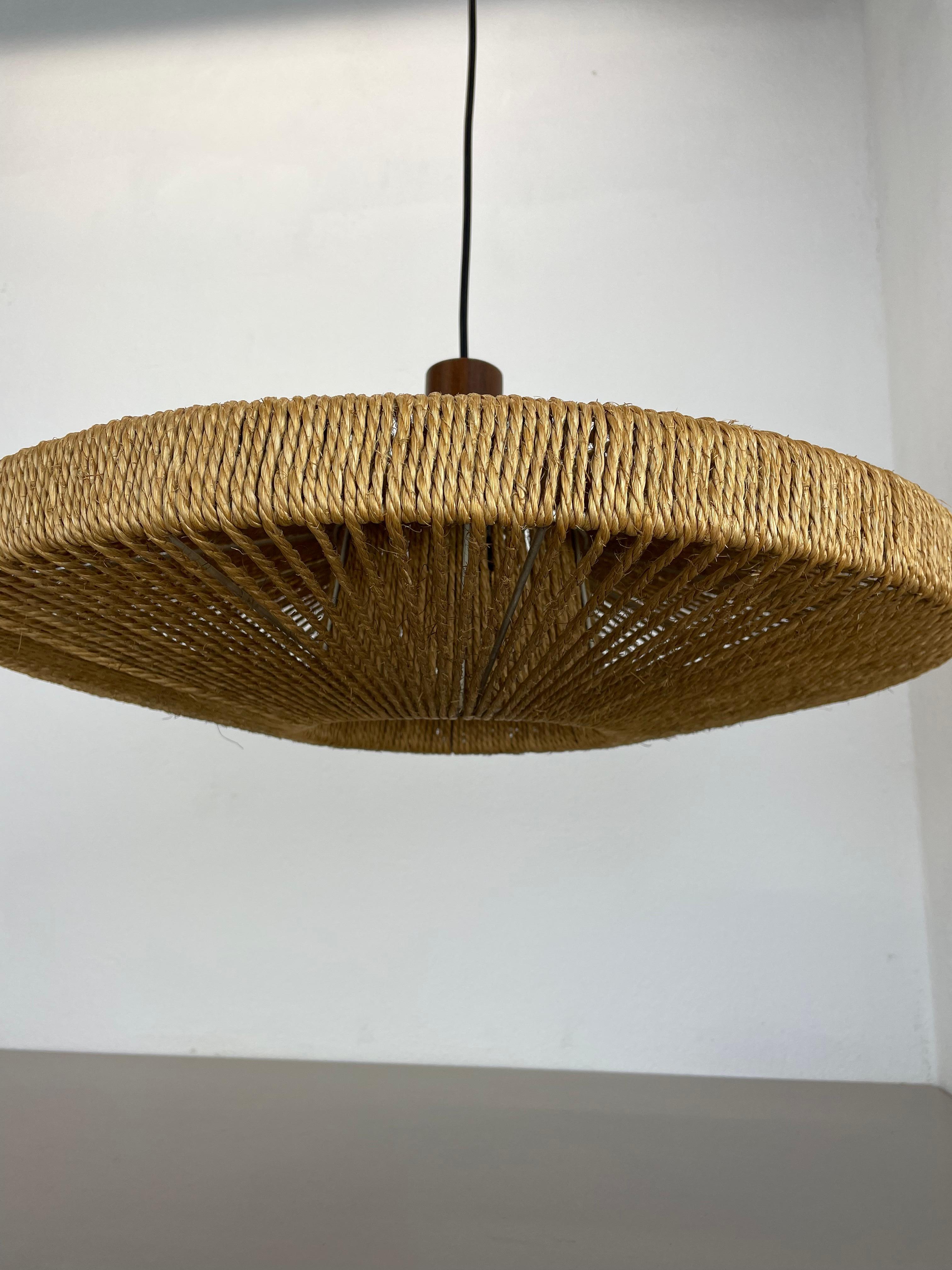 Mid-Century Modern 56cm Organic Sisal and Teak Ufo Hanging Light Made by Temde Lights Germany 1960s For Sale
