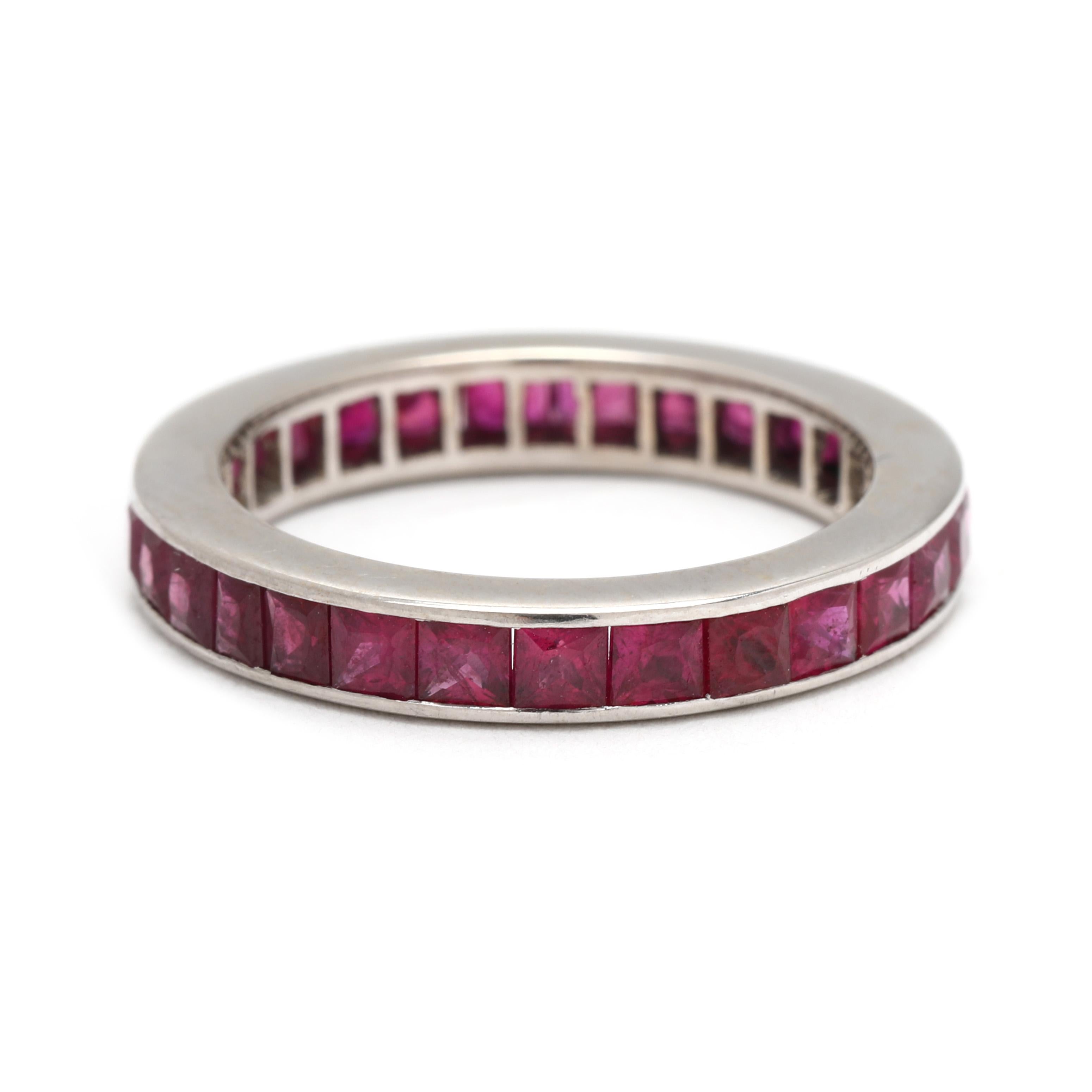 Taille carrée Bague d'éternité carrée en or blanc 18 carats avec rubis 5,6 carats, taille de bague 6 en vente