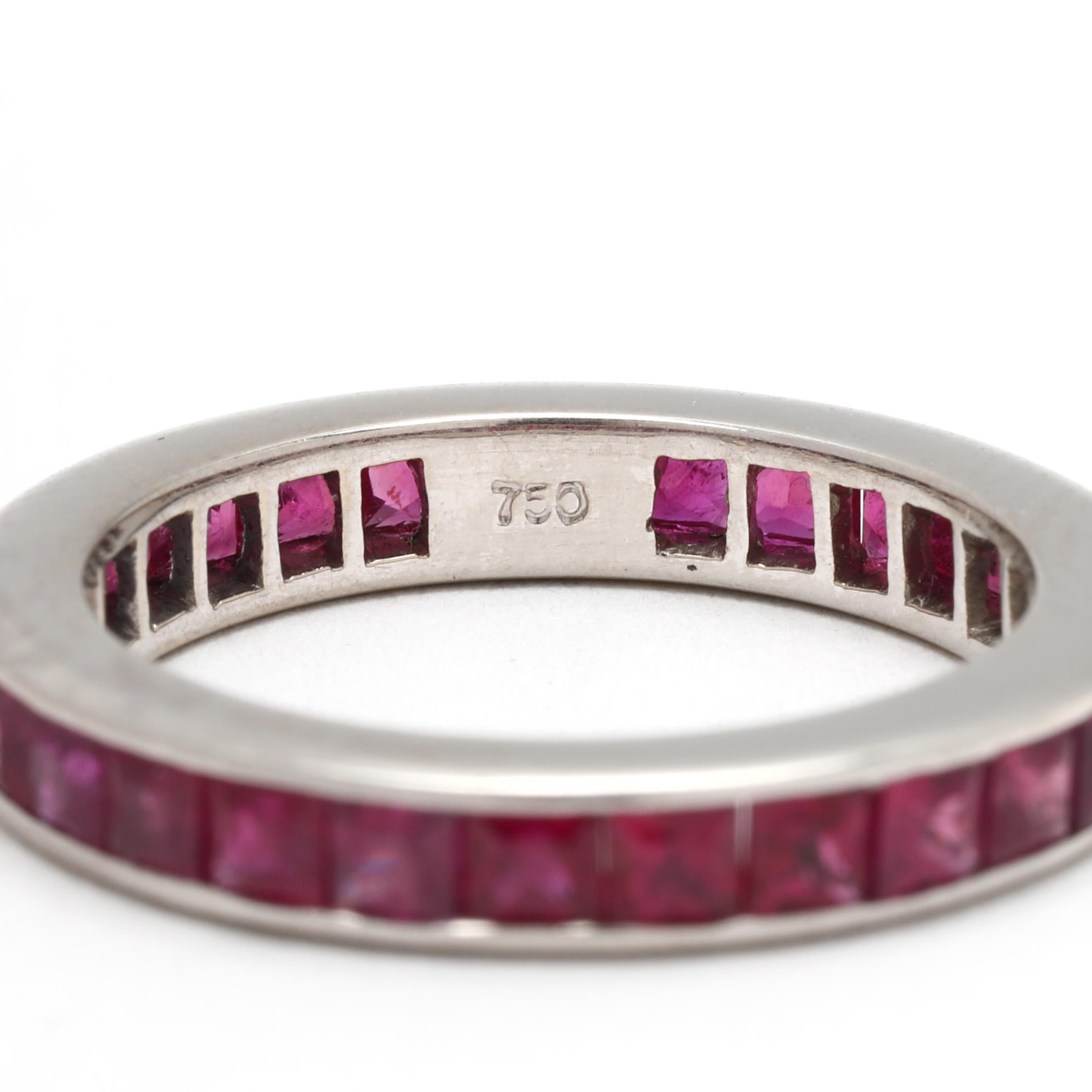 Bague d'éternité carrée en or blanc 18 carats avec rubis 5,6 carats, taille de bague 6 Unisexe en vente