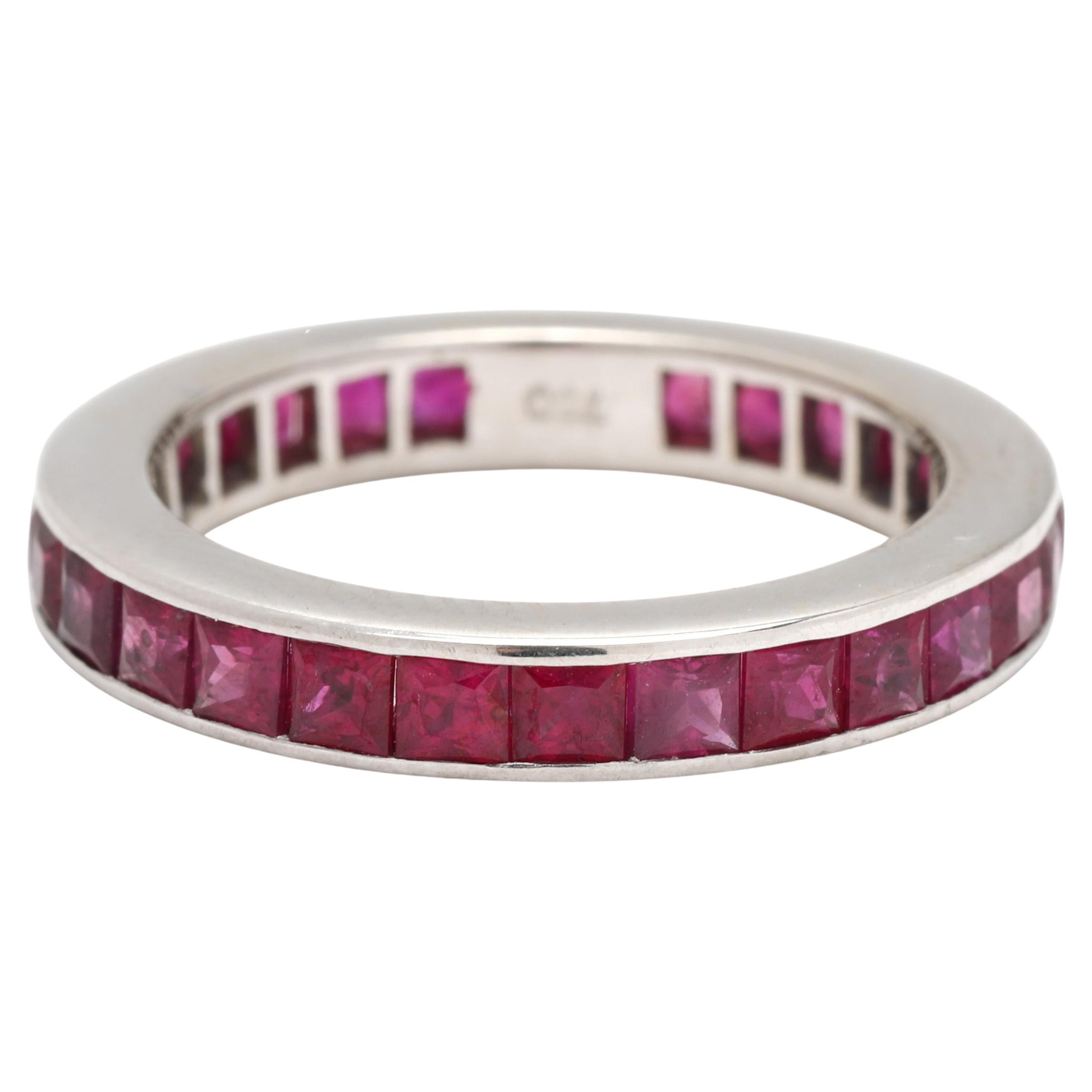 Bague d
éternité carrée en or blanc 18 carats avec rubis 5,6 carats, taille de bague 6