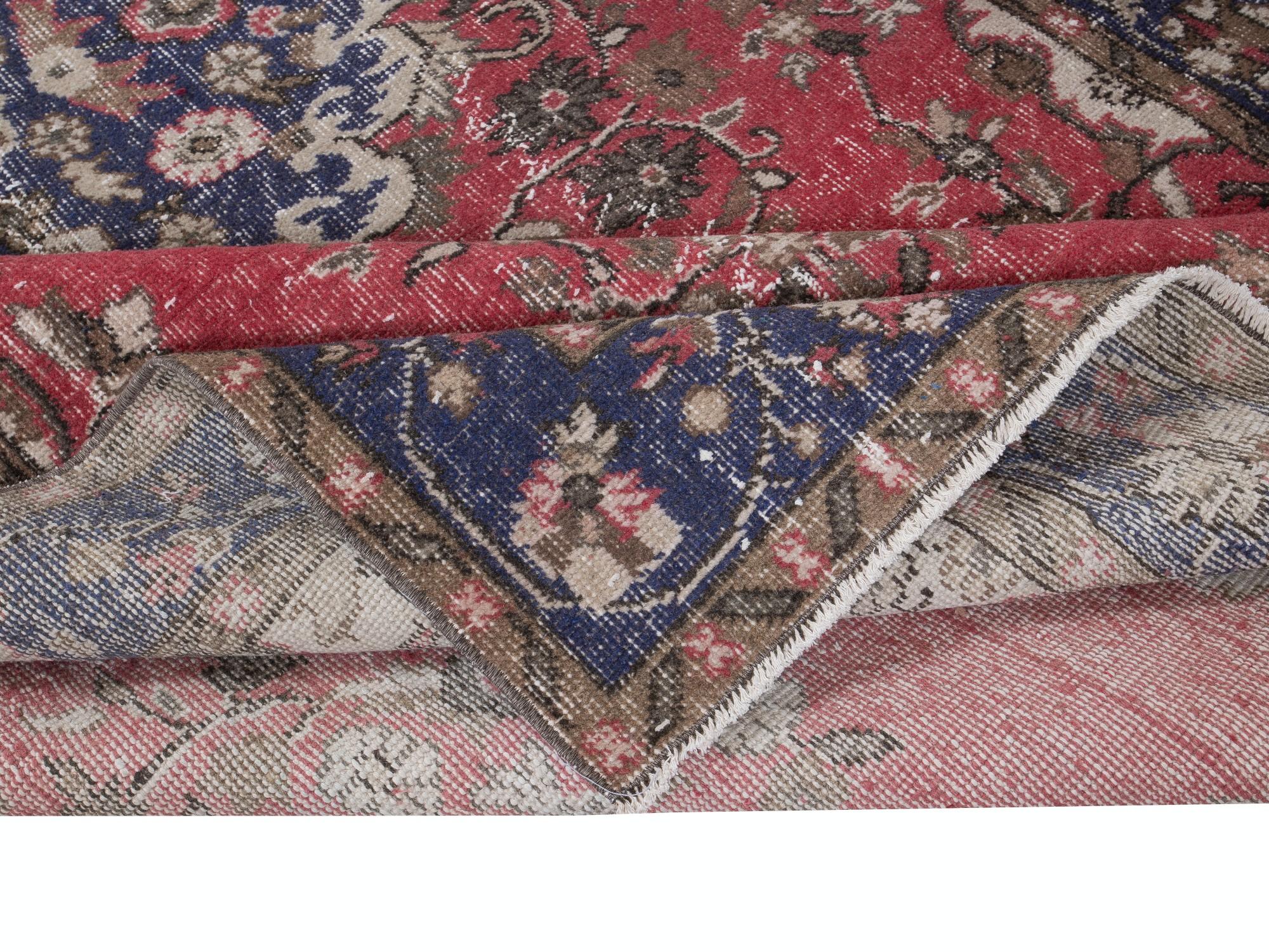 5.6x10.2 Ft Vintage Handgefertigter Teppich aus türkischer Wolle in Rot, Beige & Dunkelblau (Stammeskunst) im Angebot