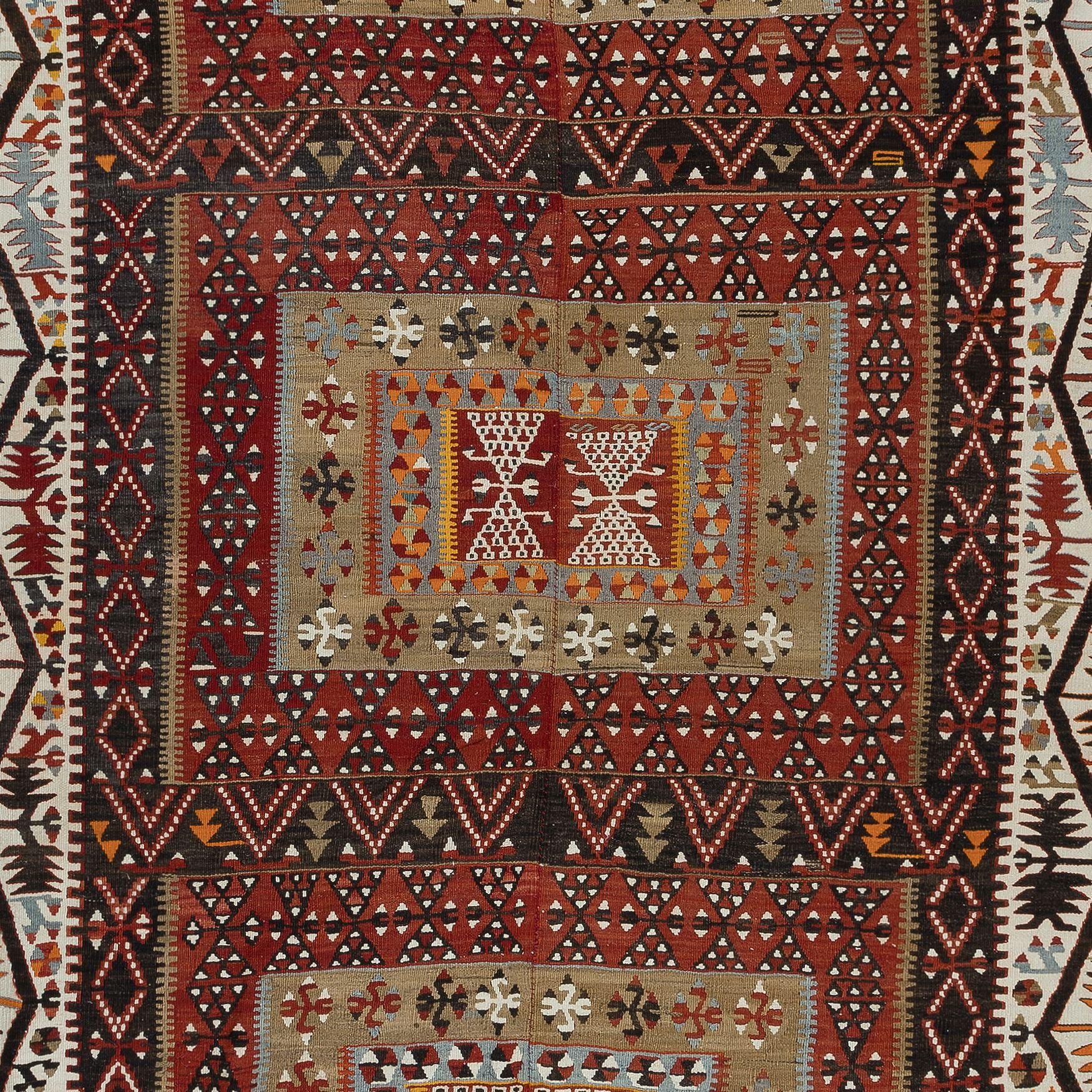 Tissé à la main 5.6x11 Ft Vintage Handmade Turkish Kilim 'Flat Weave' with Geometric Patterns en vente