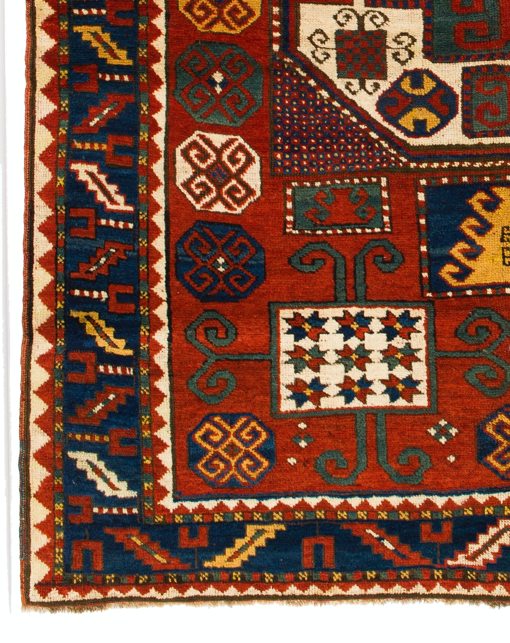 5,6x6,7 Fuß Antiker kaukasischer Karatchoph-Kazak-Teppich, um 1870 (Handgeknüpft) im Angebot