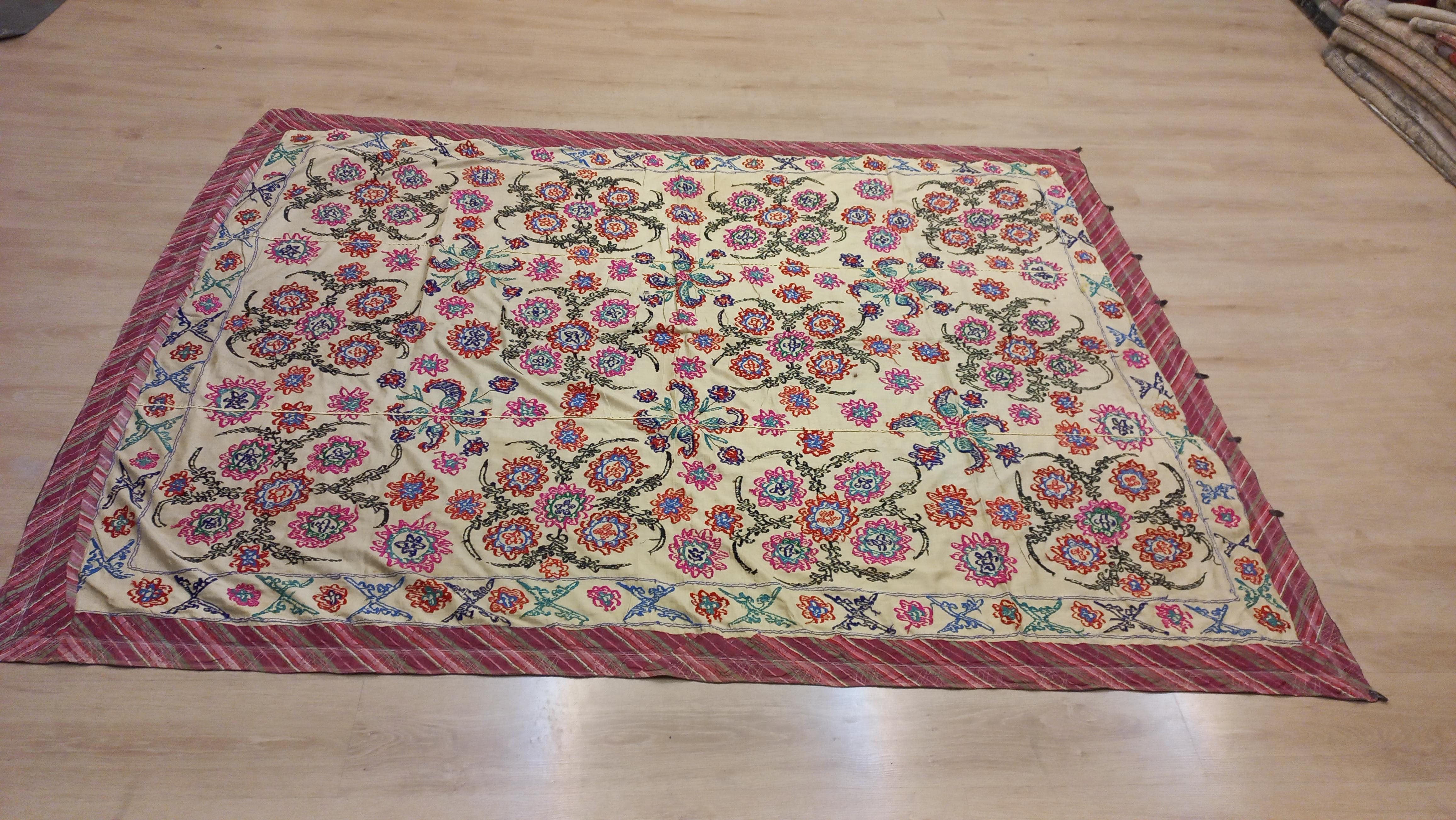 20th Century 5.6x7.4 Ft Decorative Silk Embroidery Bed Cover, Uzbek Vintage Suzani Tablecloth For Sale