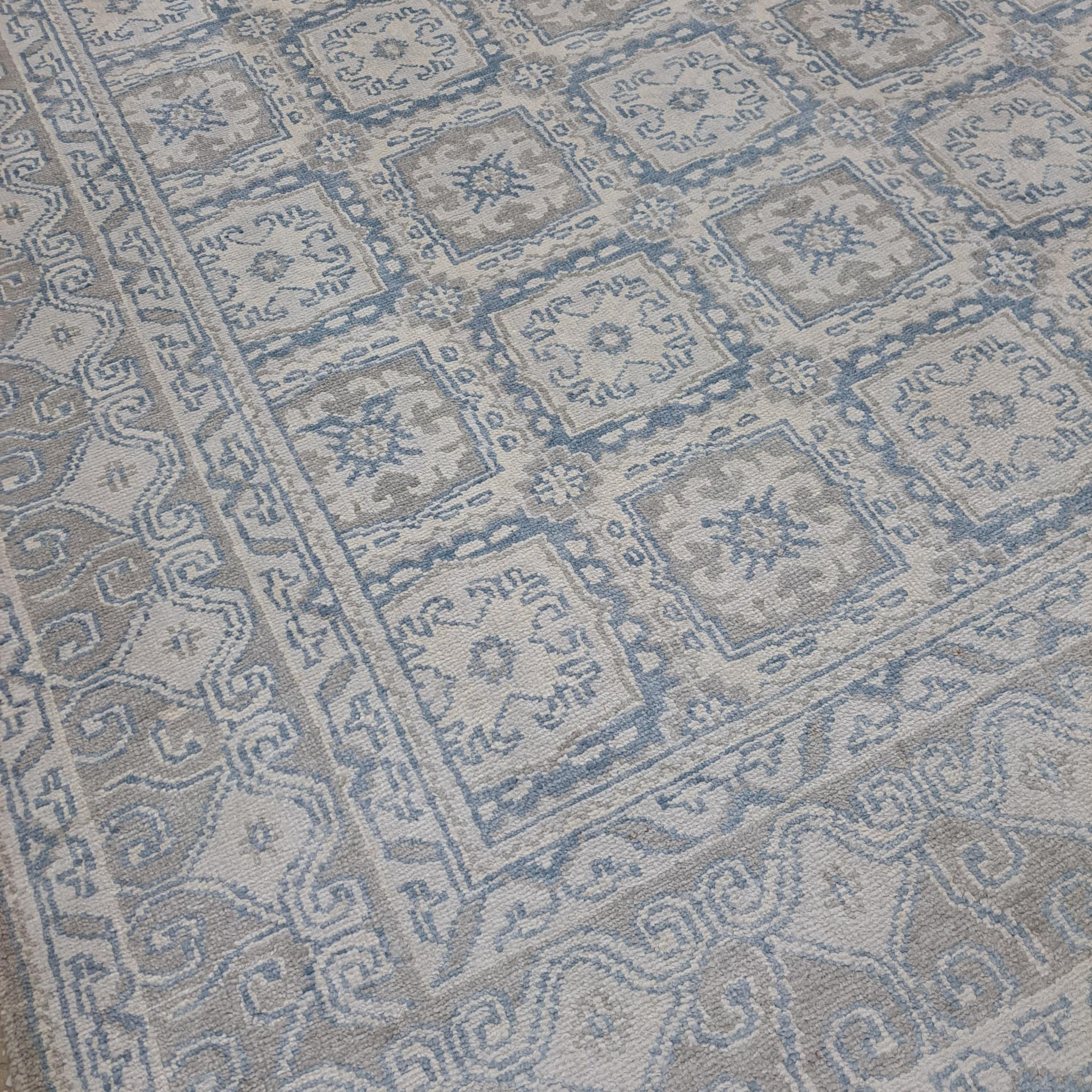 5.6x8 Ft 100% Seide Hand-geknotet Bereich Teppich für zeitgenössische Wohnzimmer Dekor (Moderne) im Angebot