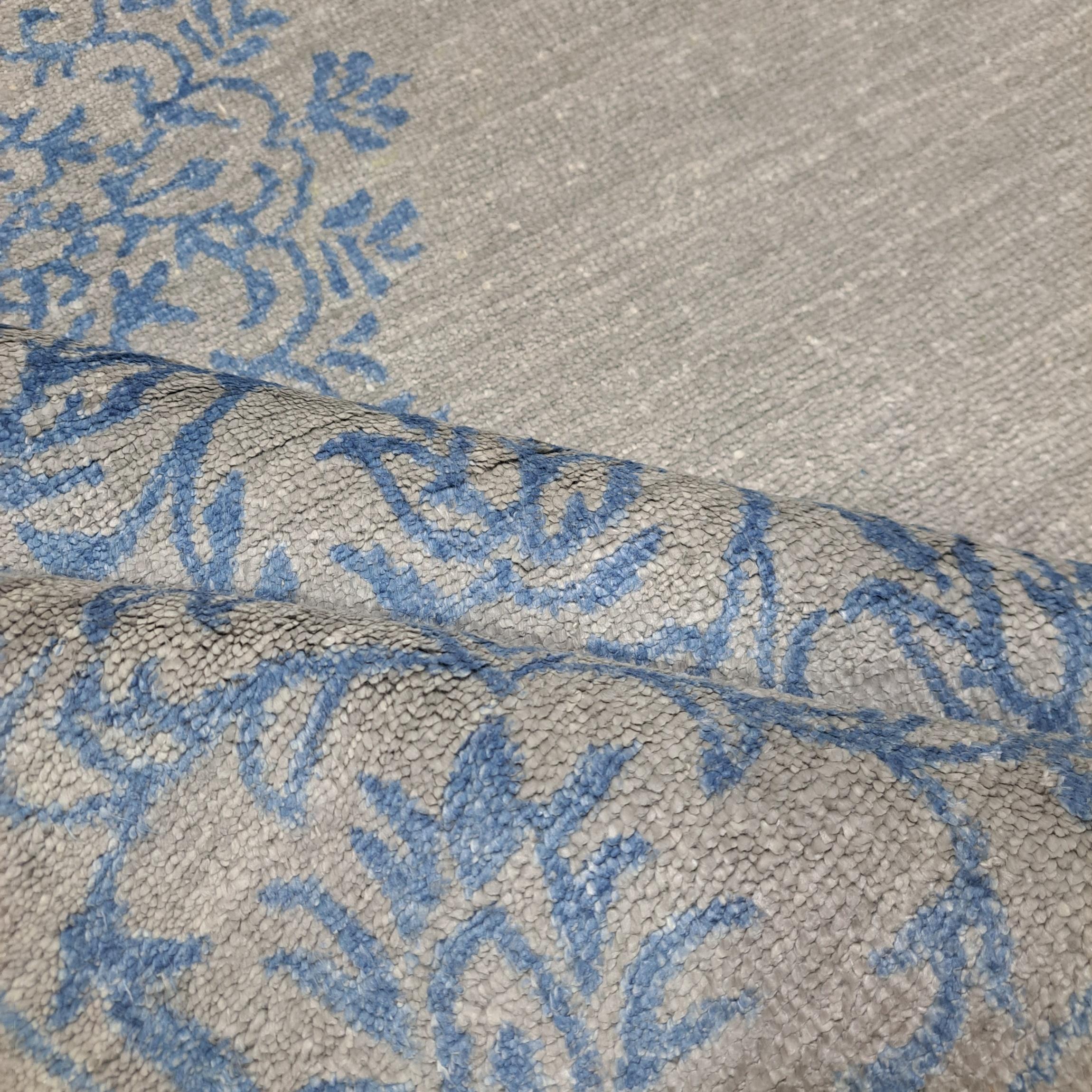 5.6x8 Ft handgeknüpfter Vorleger für zeitgenössisches Wohnzimmer. 100% reine Seide (Handgeknüpft) im Angebot