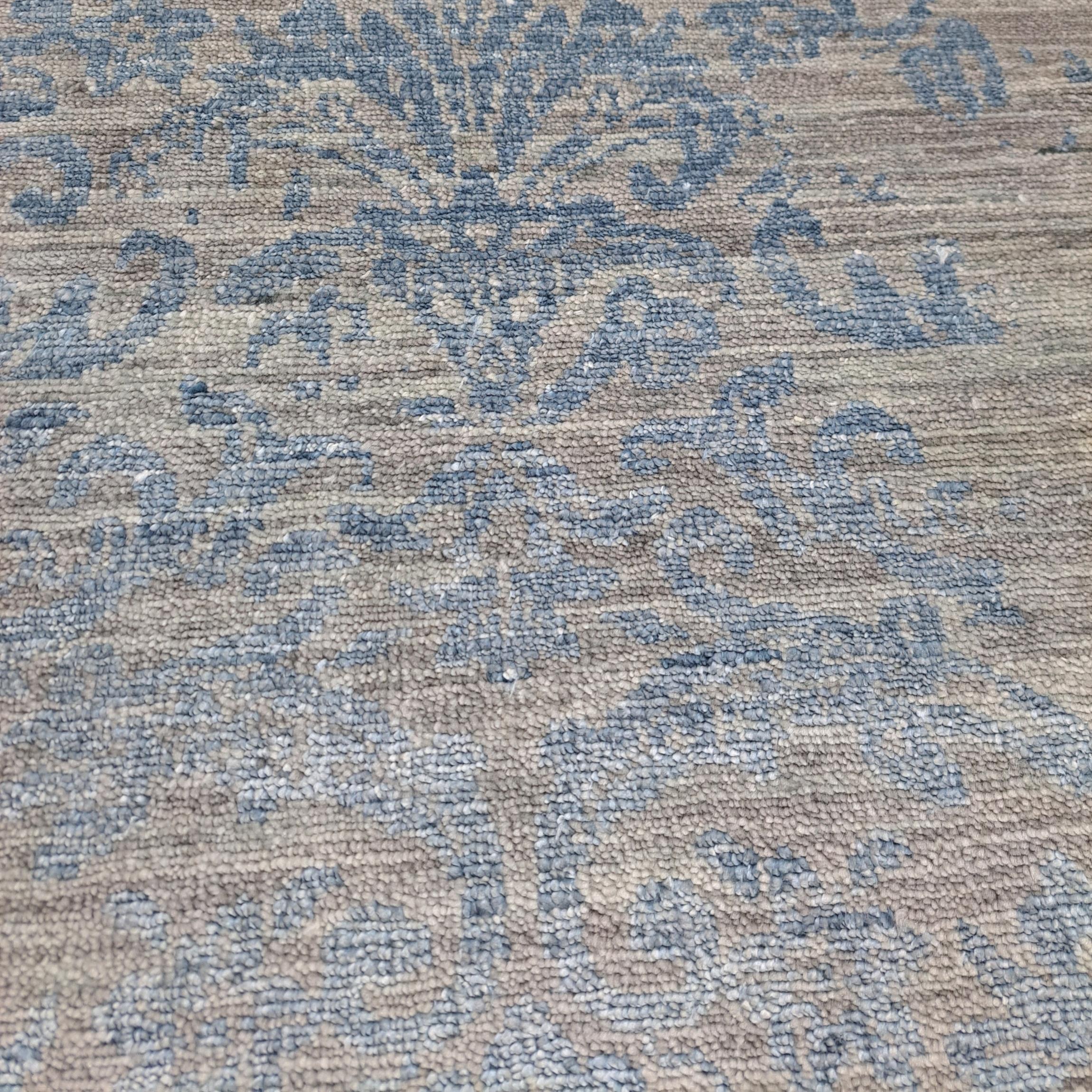 5.6x8 Ft Luxus handgeknüpfter Seidenteppich. 100% reine Seide Modern Design Teppich (21. Jahrhundert und zeitgenössisch) im Angebot