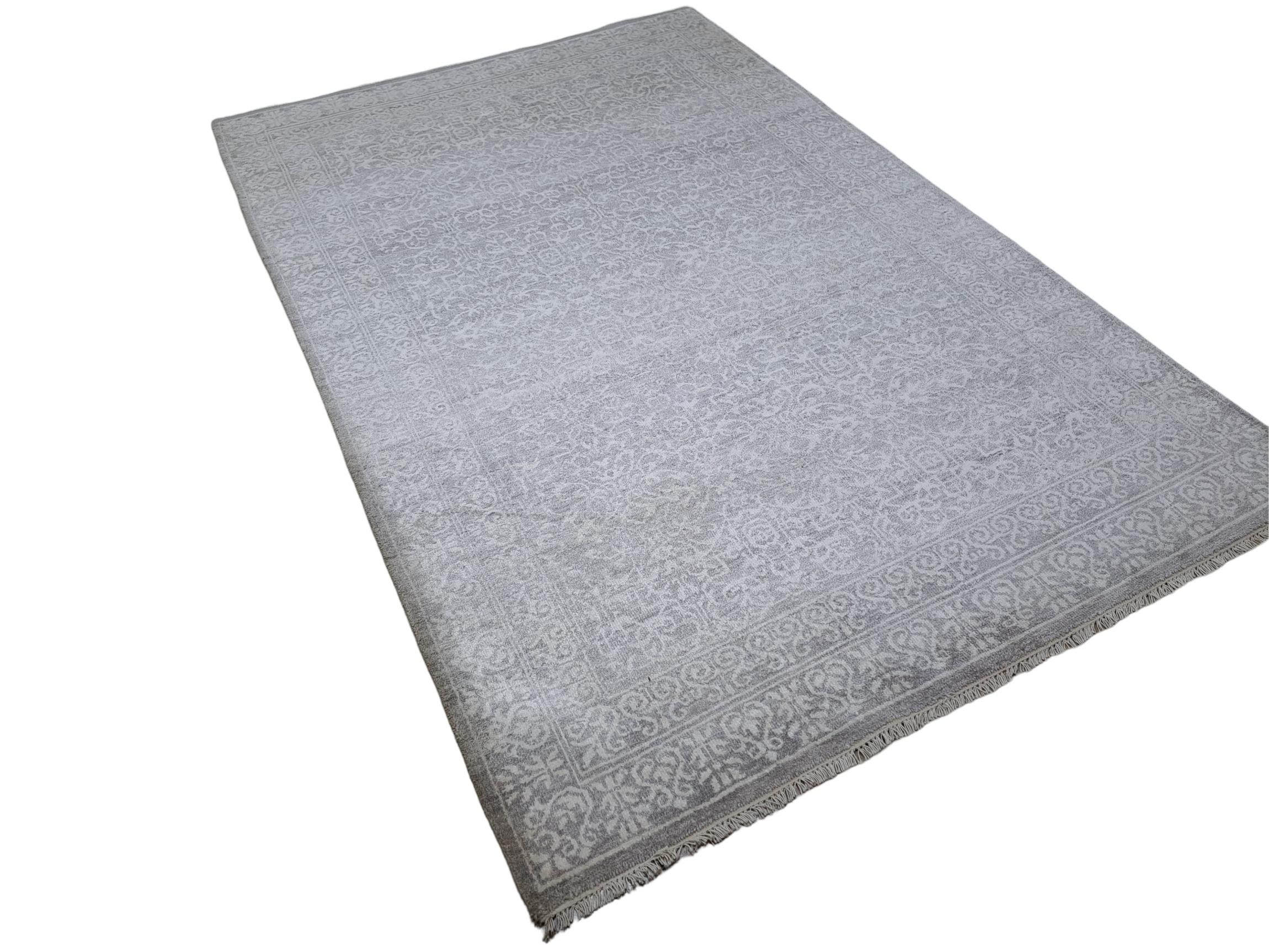 5.6x8 Ft Reiner Seidenteppich, handgefertigt. Handgeknüpfter Teppich für modernes Wohnzimmer (Indisch) im Angebot