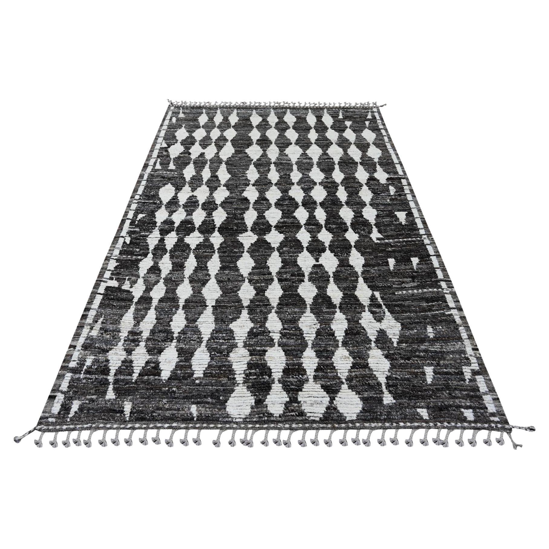 5'6 "x8' Tapis en laine pure noué à la main, tissage marocain gris galet, design géométrique en vente