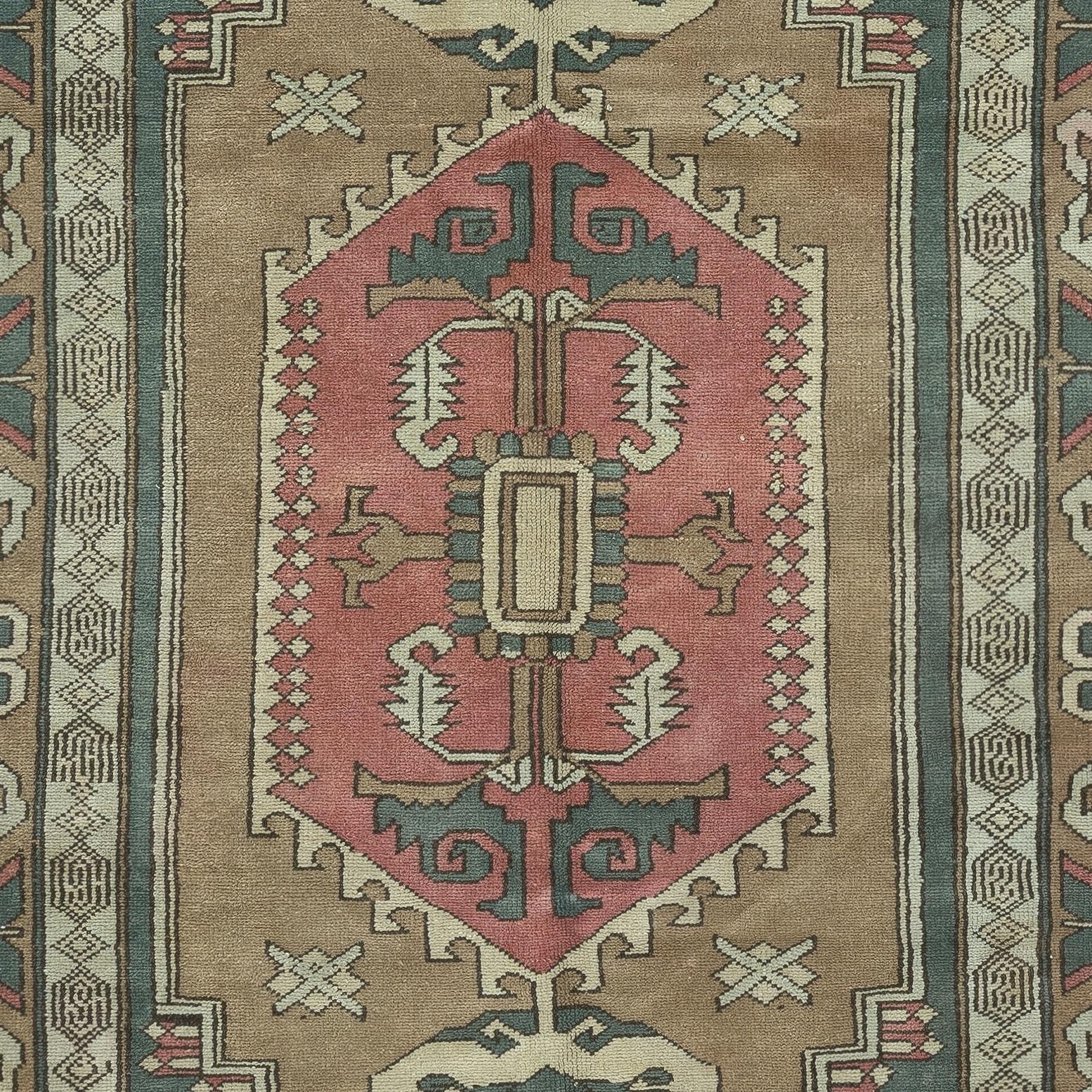 5.6x8.2 Ft One of a kind Vintage Handmade Turkish Area Rug. 100% Wool In Good Condition For Sale In Spring Valley, NY