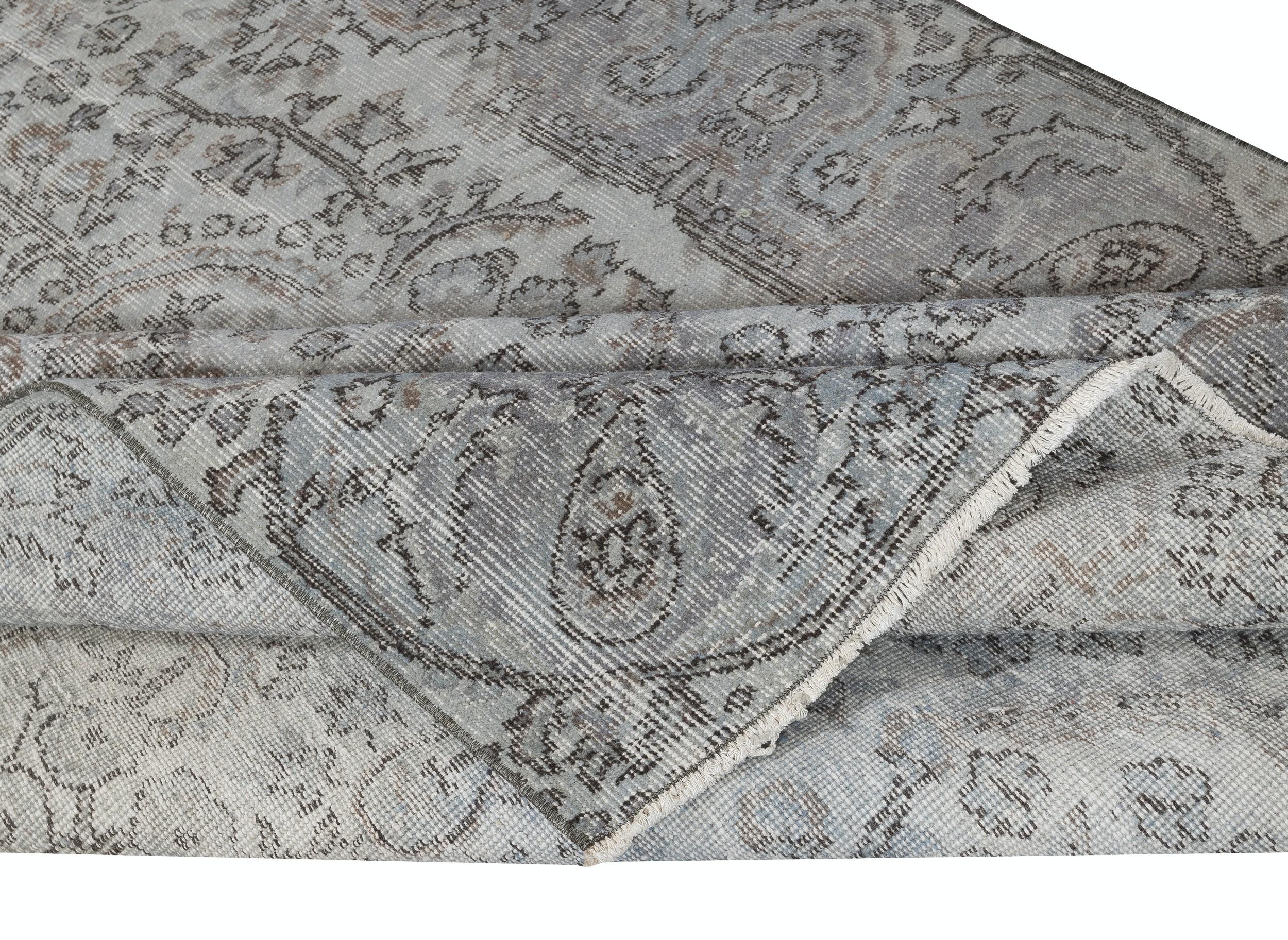 Modern 5.6x8.4 Ft Contemporary Handmade Turkish Wool Area Rug in Light Blue Color For Sale