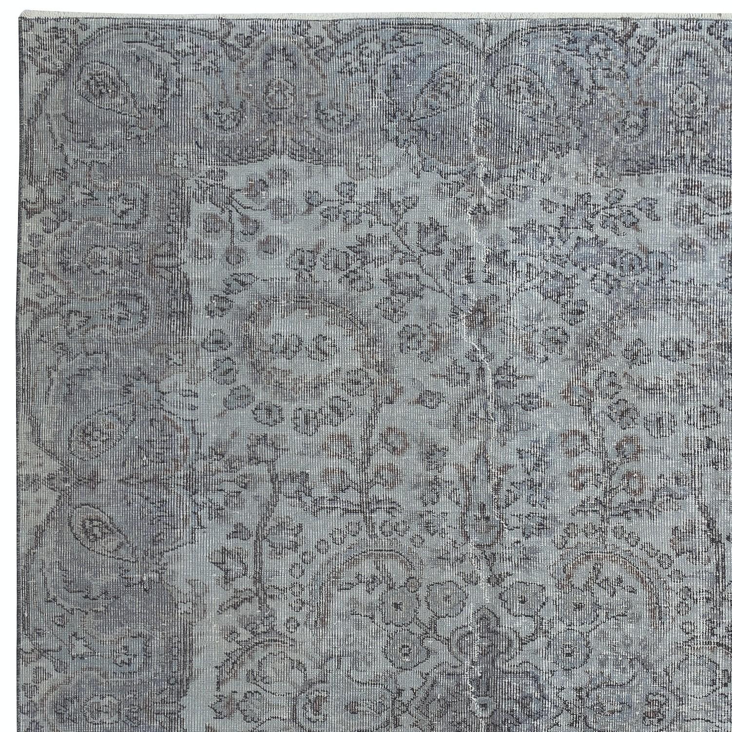 Hand-Knotted 5.6x8.4 Ft Contemporary Handmade Turkish Wool Area Rug in Light Blue Color For Sale