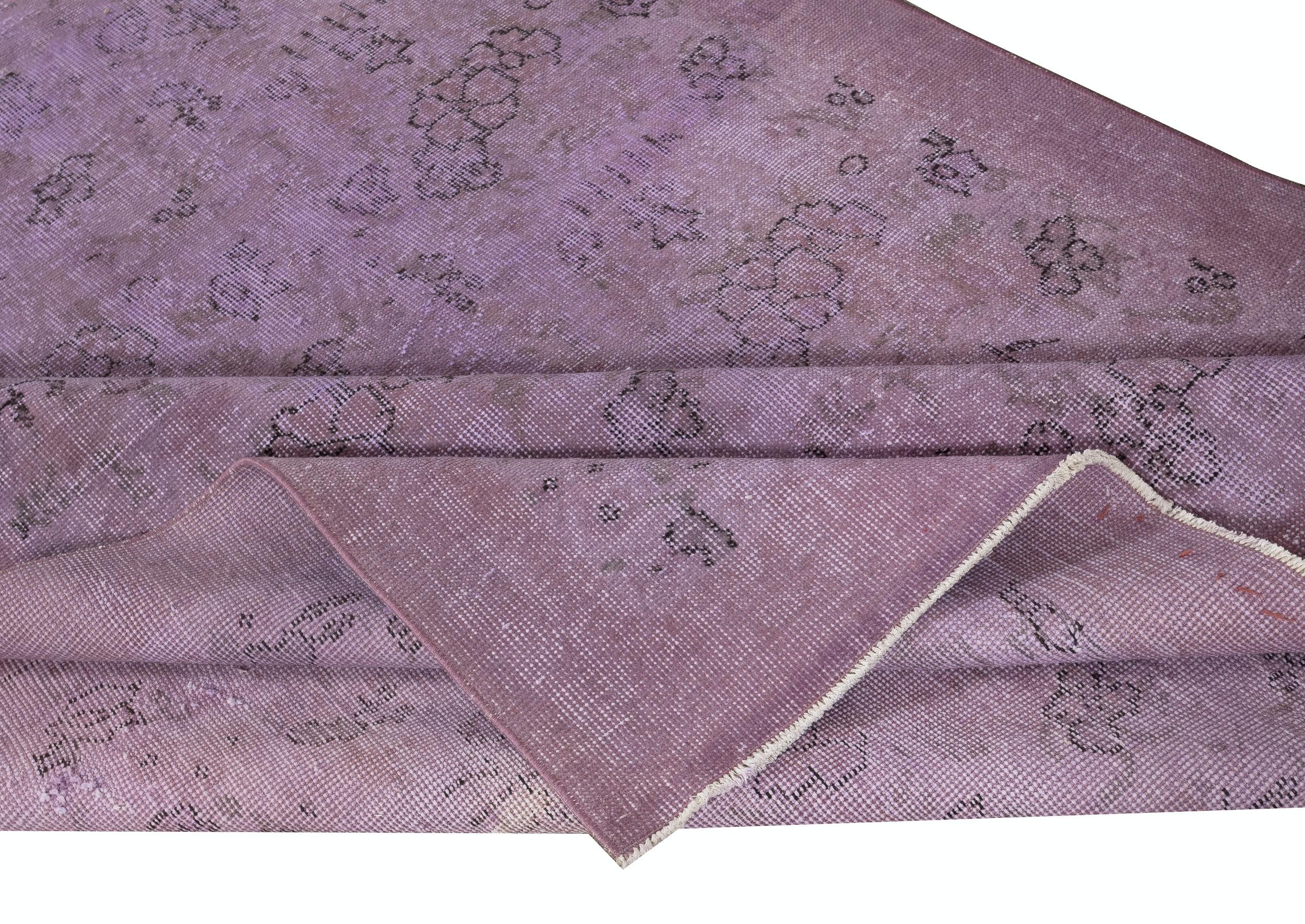 5.6x8,5 Ft handgefertigter türkischer Vintage-Teppich, lila gefärbt, böhmisches Wohndekor (Moderne) im Angebot