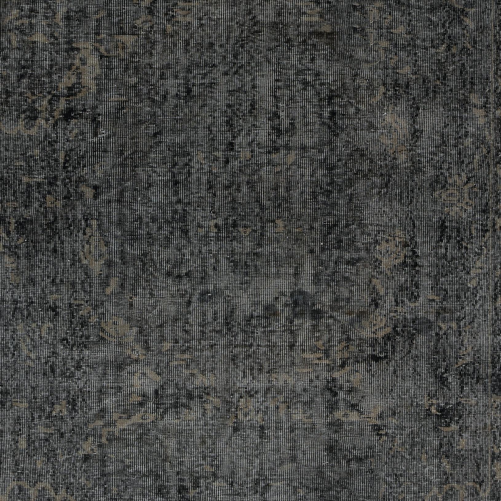 5.6x8.6 Ft Vintage Rug Overdyed in Schwarz für modernes Interieur. Handgefertigt in der Türkei (Türkisch) im Angebot
