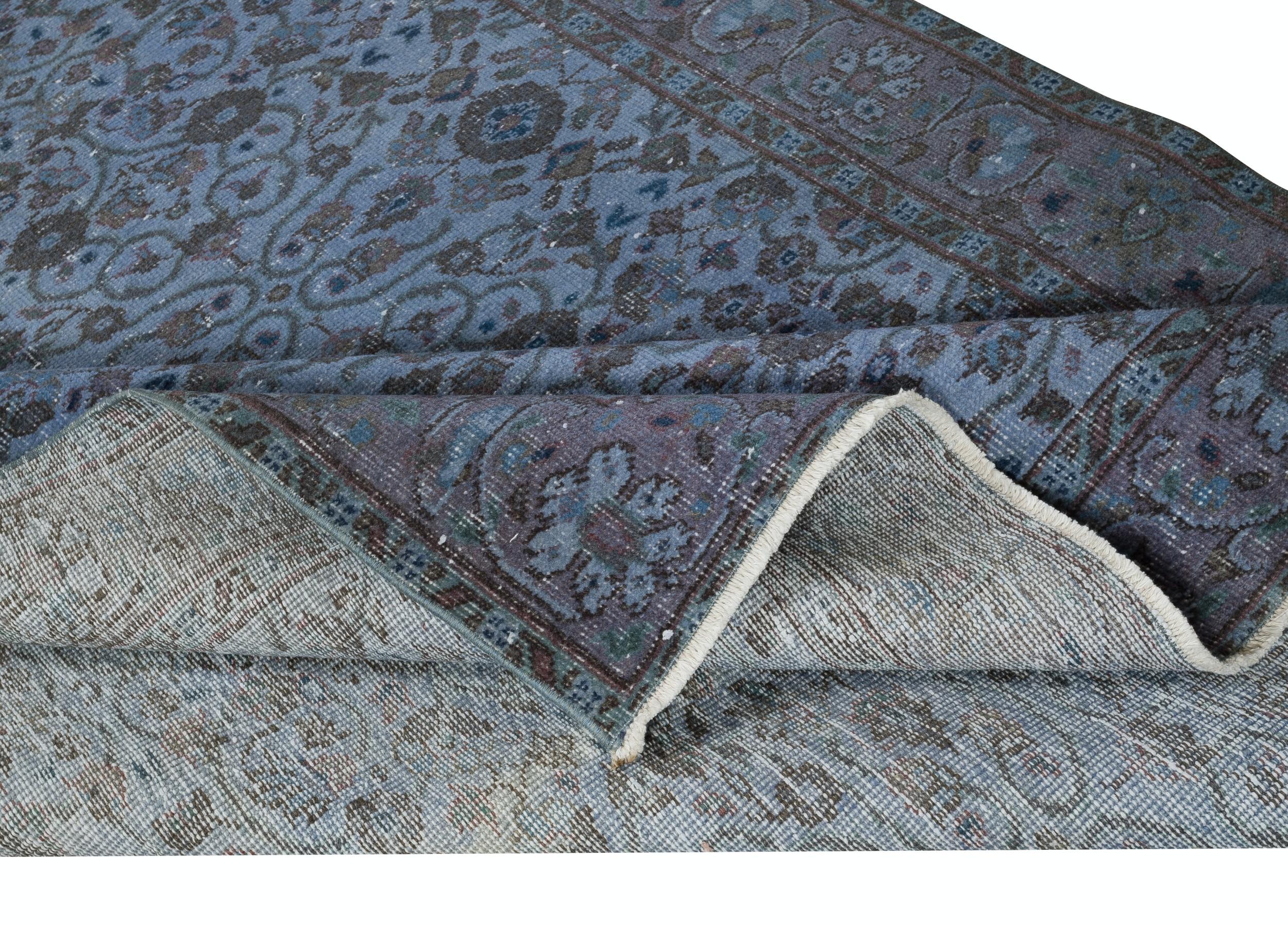 5.6x8.7 Ft zeitgenössische handgefertigte blaue Farbe türkischen Bereich Teppich mit floralen Design (Moderne) im Angebot