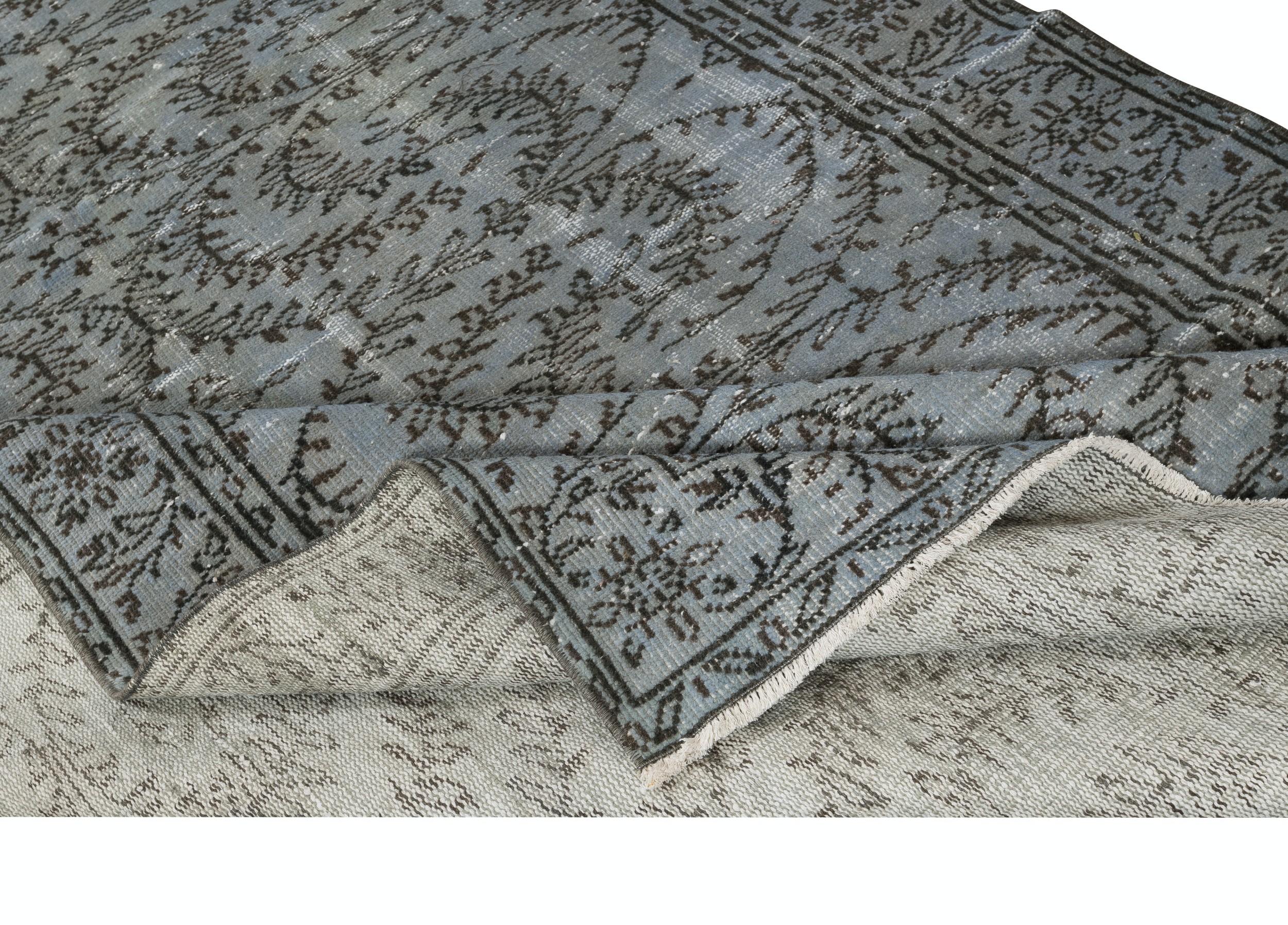 Modern 5.6x9 Ft Contemporary Handmade Turkish Wool Area Rug in Stone Blue Color For Sale