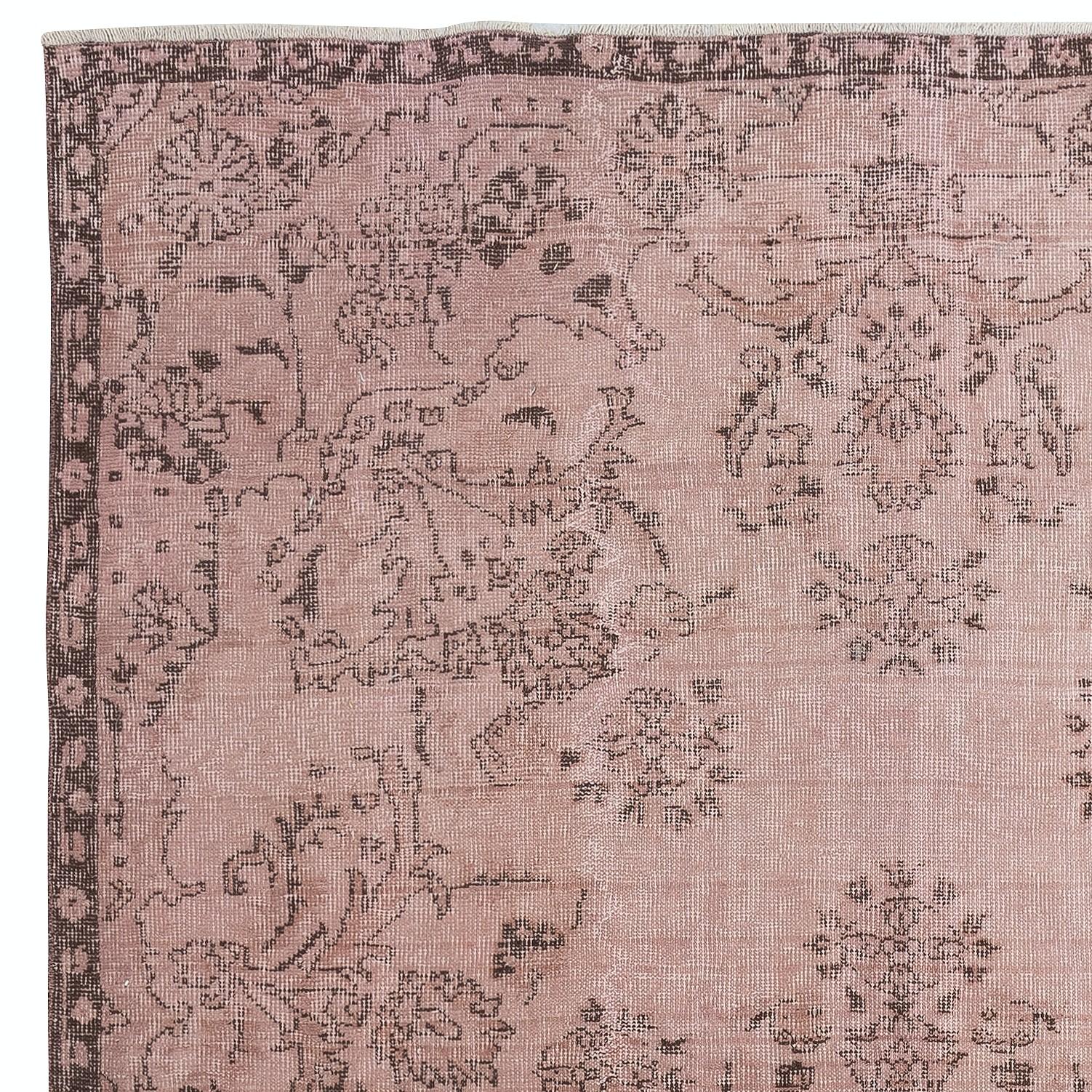 Turco 5.6x9 Ft Tappeto per l'area turca vintage annodato a mano e tinto in rosa 4 Modern Interiors in vendita