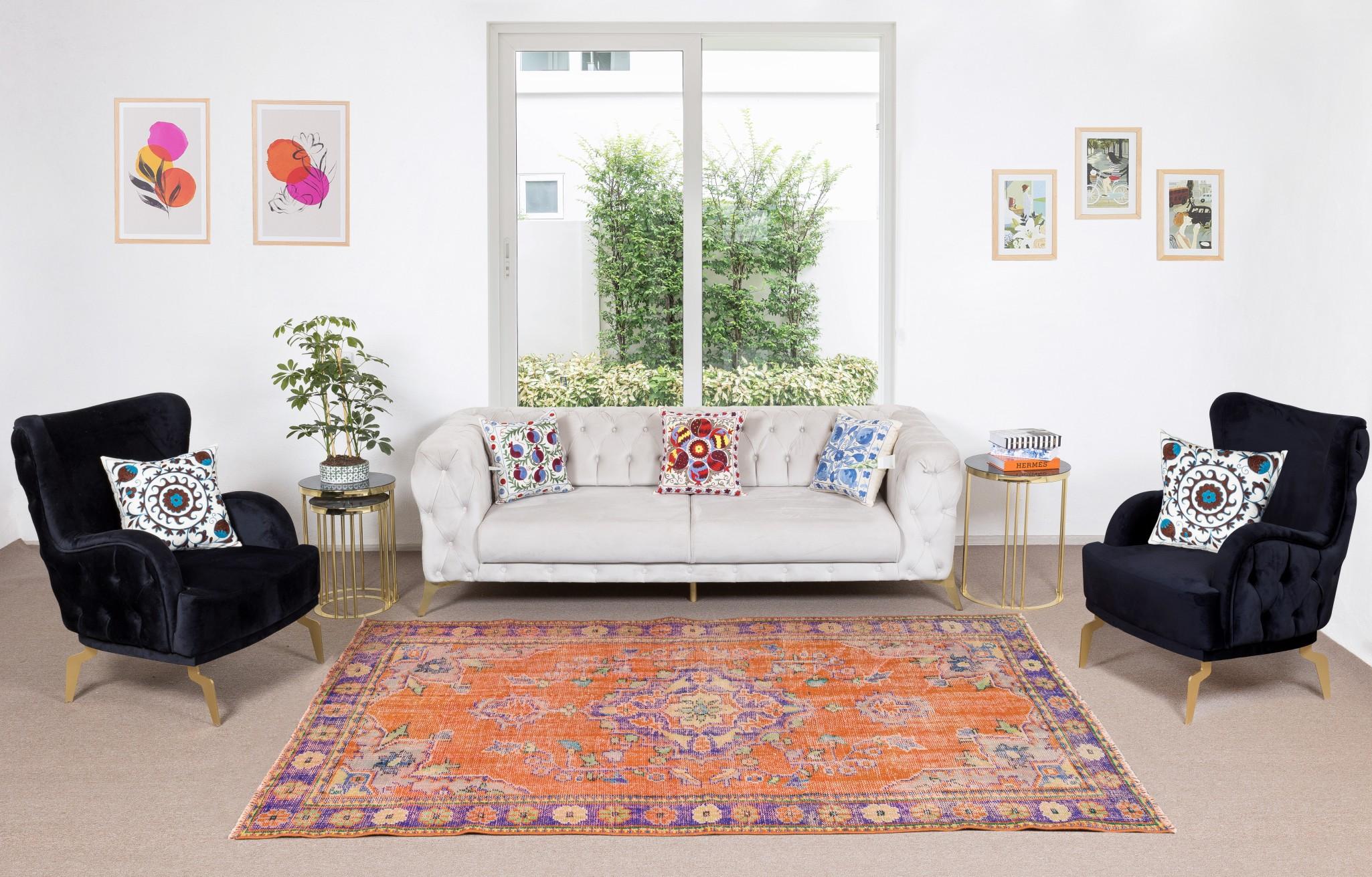 A finely hand-knotted vintage Central Anatolian rug from 1960s. The rug has even low wool pile on cotton foundation. It is heavy and lays flat on the floor, in very good condition with no issues. It has been washed professionally, The rug is sturdy