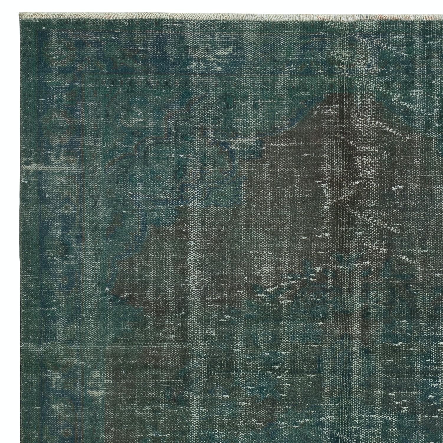5.6x9 Ft handgefertigt dunkelgrüne Farbe türkischer Wolle Bereich Teppich für moderne Innenräume (Türkisch) im Angebot