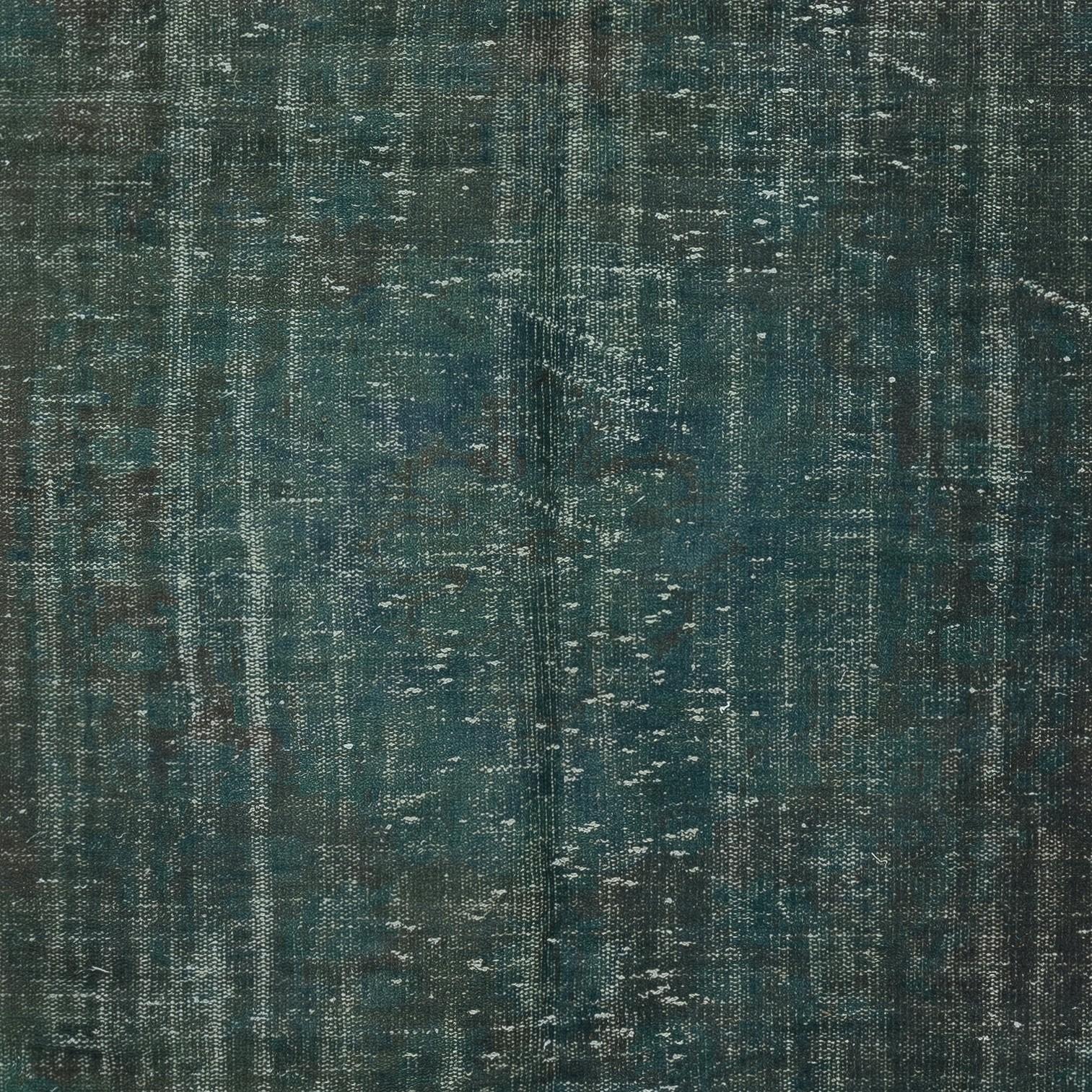5.6x9 Ft handgefertigt dunkelgrüne Farbe türkischer Wolle Bereich Teppich für moderne Innenräume (Handgeknüpft) im Angebot