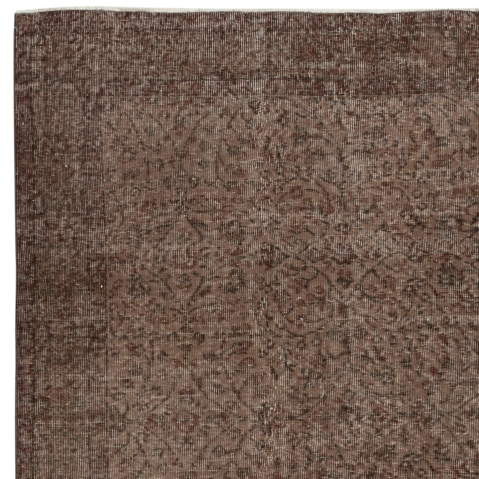 5.6x9 Ft Vintage Handmade Rug. Brauner türkischer Flächenteppich für modernes Heim und Büro (Türkisch) im Angebot
