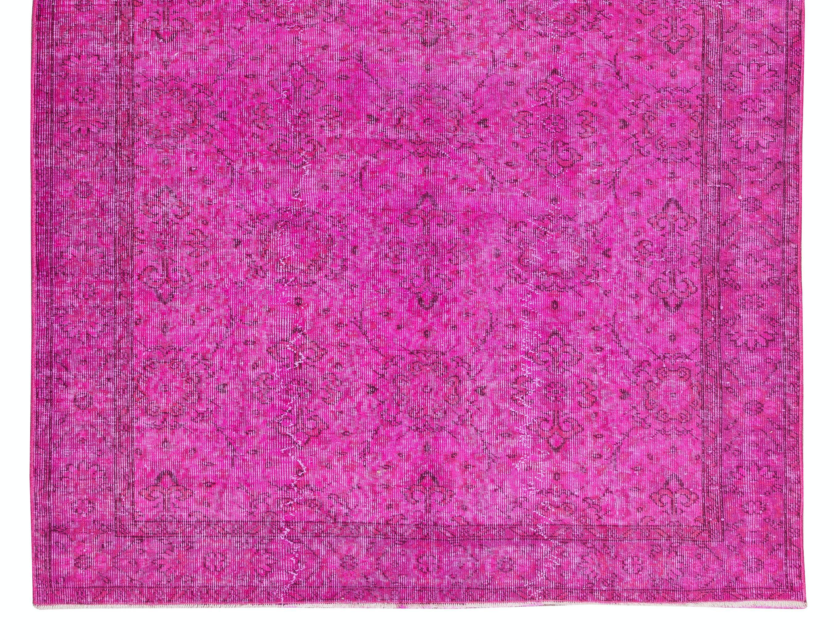 20th Century 5.6x9 Ft Vintage Handmade Turkish Rug in Pink, Modern Floral Pattern Wool Carpet For Sale