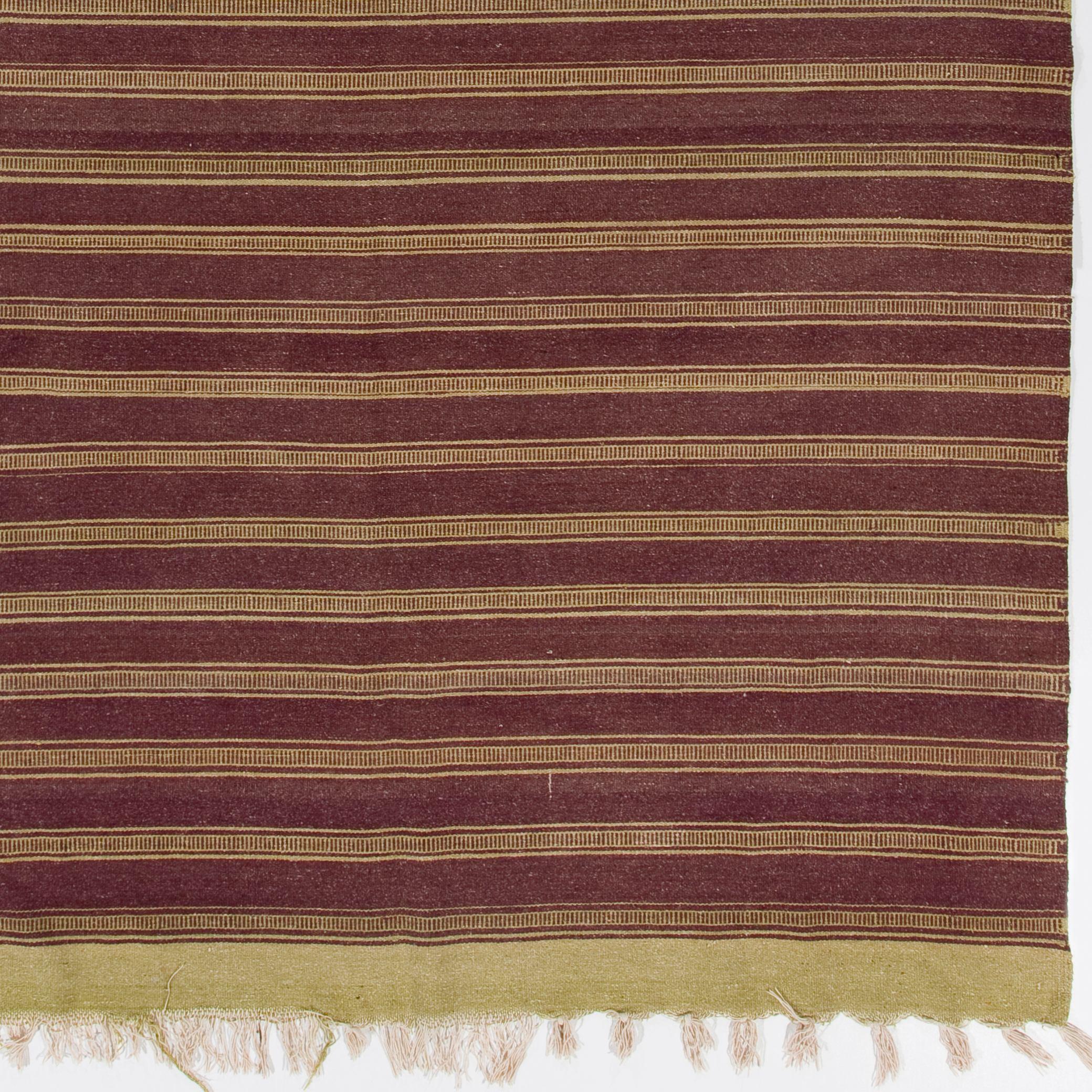 5.6x9 Ft Vintage Striped Handwoven Turkish Kilim 'Flat Weave', All Wool In Good Condition For Sale In Philadelphia, PA