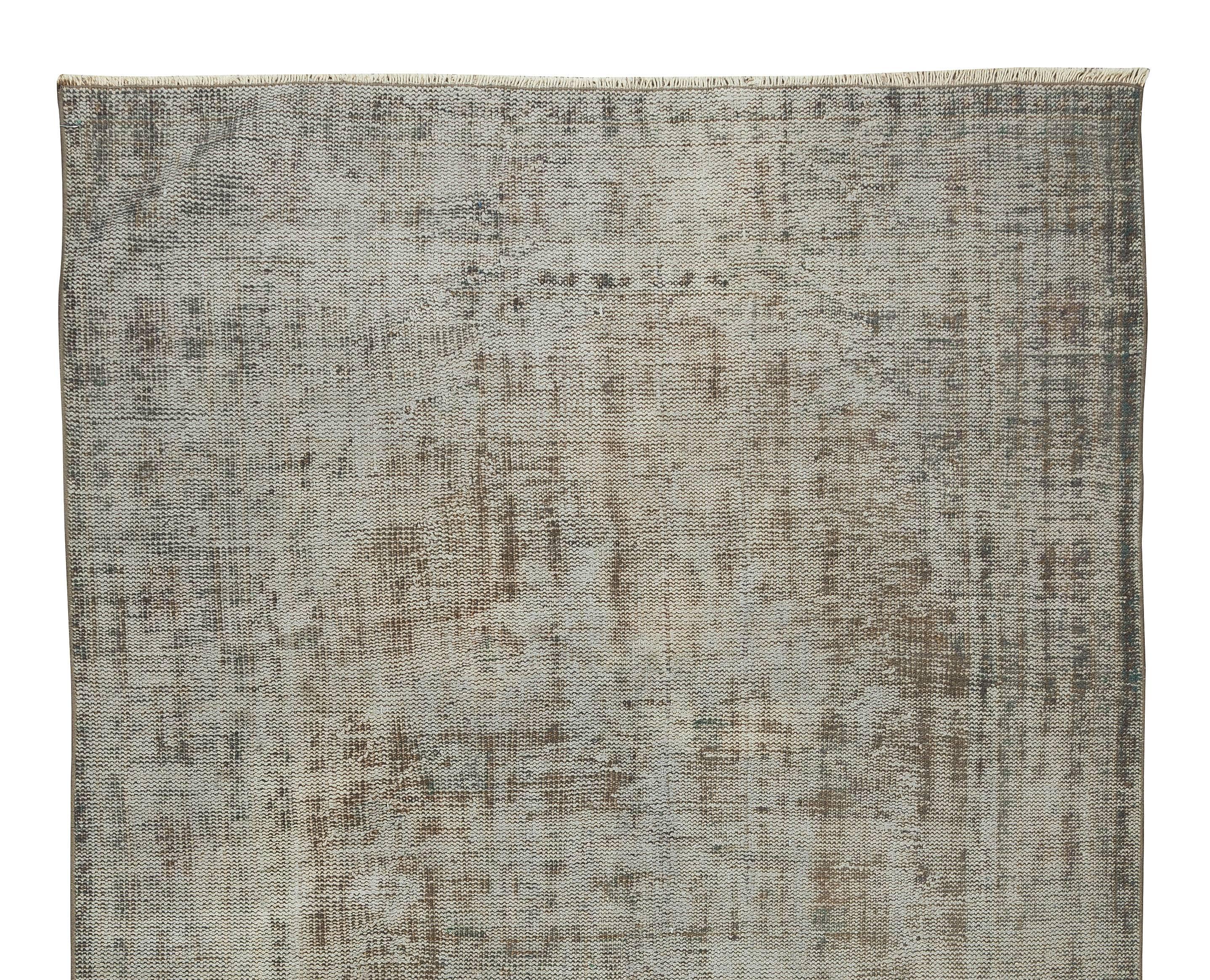 Hand-Knotted Vintage Turkish Area Rug in Gray, Hand Knotted Shabby Chic Wool Carpet For Sale