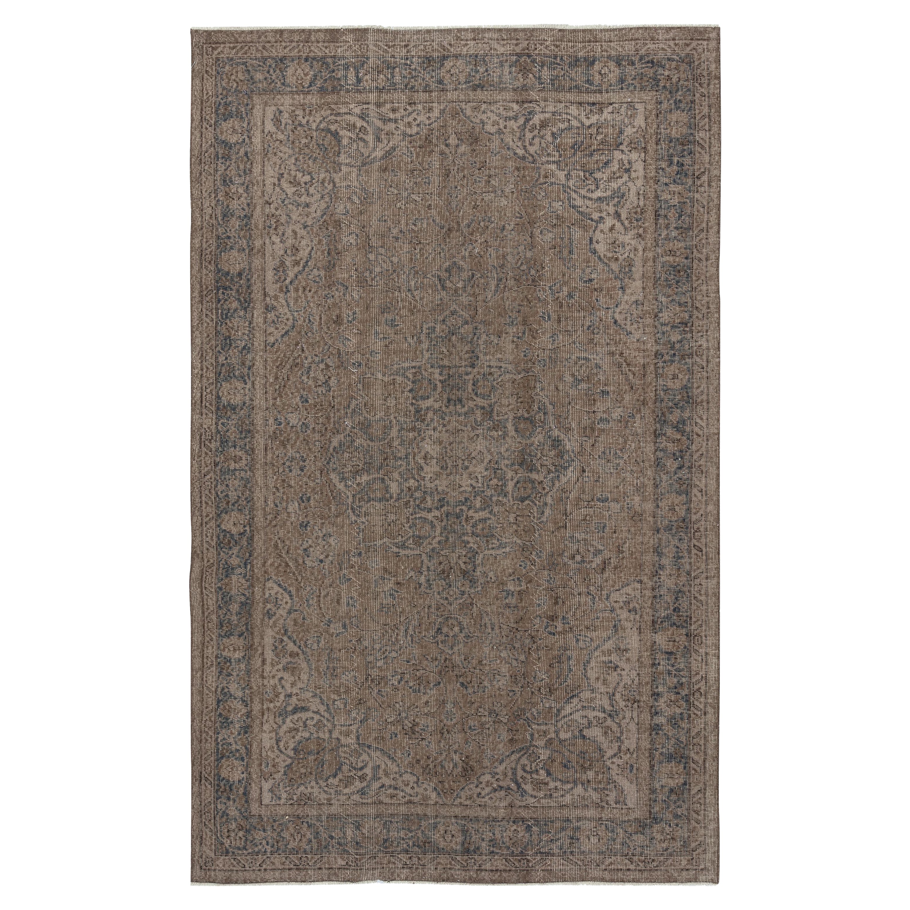 5.6x9 Ft Vintage Turkish Area Rug redyed in Brown Color für moderne Innenräume