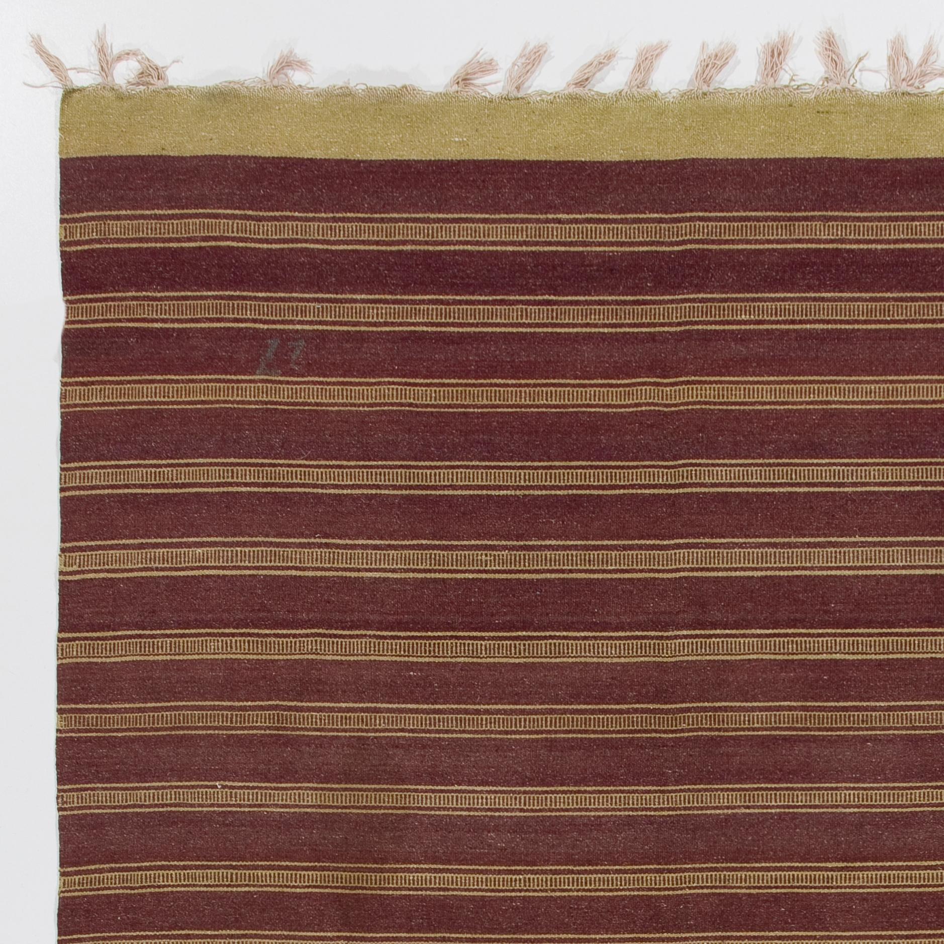 5.6x9 Ft Vintage Turkish Kilim 'Flat Weave', 100% Wool, Brown Hand-Woven Rug In Good Condition For Sale In Spring Valley, NY