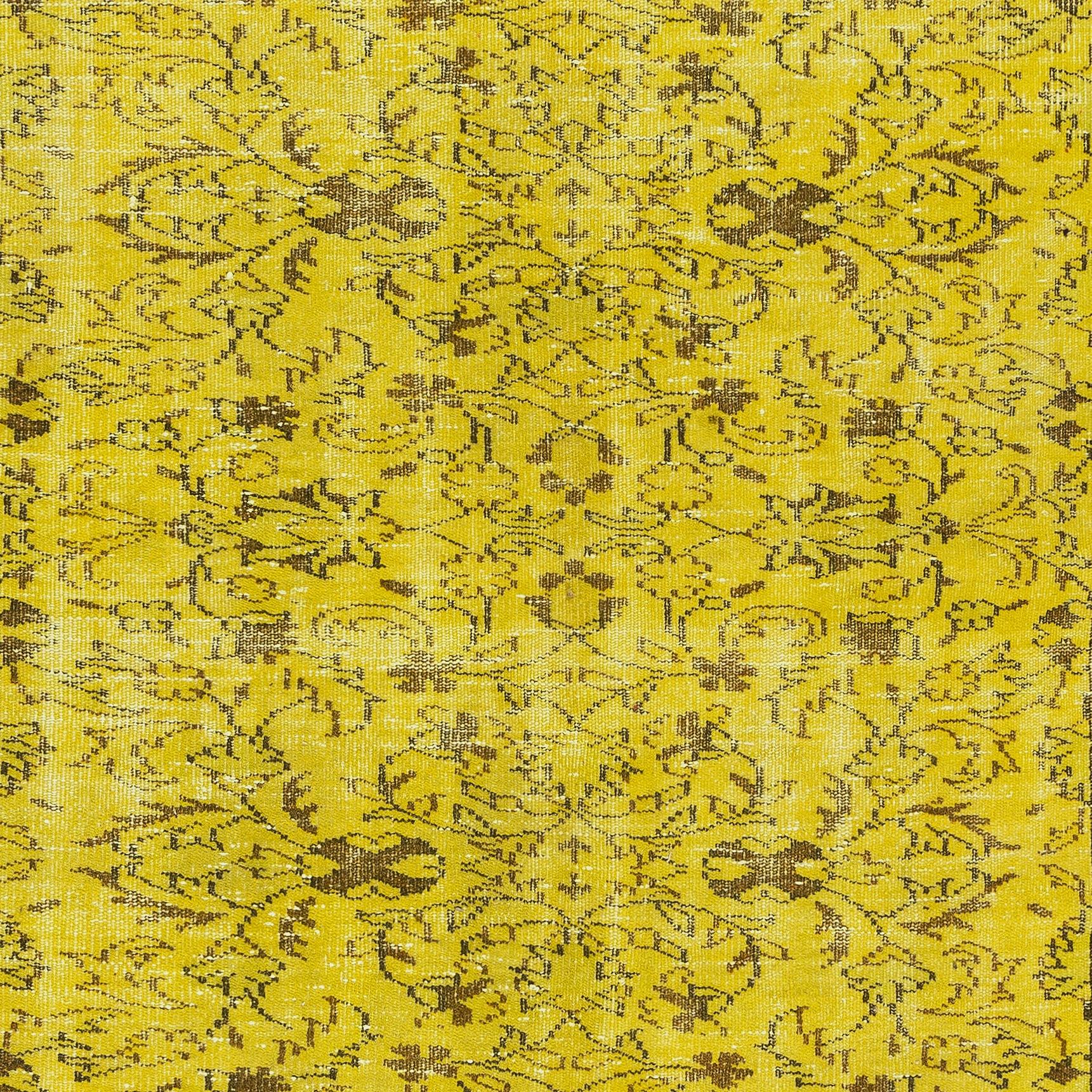 5.6x9 Ft Gelber Overdyed-Teppich mit Blumenmuster, moderner türkischer handgefertigter Wollteppich (Handgewebt) im Angebot