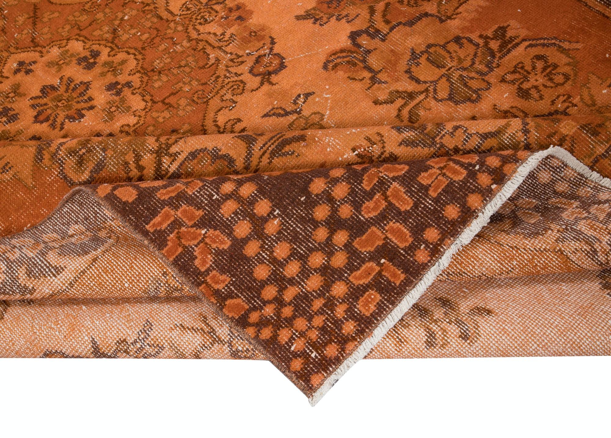 5.6x9.2 Ft Handmade Turkish Orange Rug, Modern Medallion Design Carpet In Good Condition For Sale In Philadelphia, PA