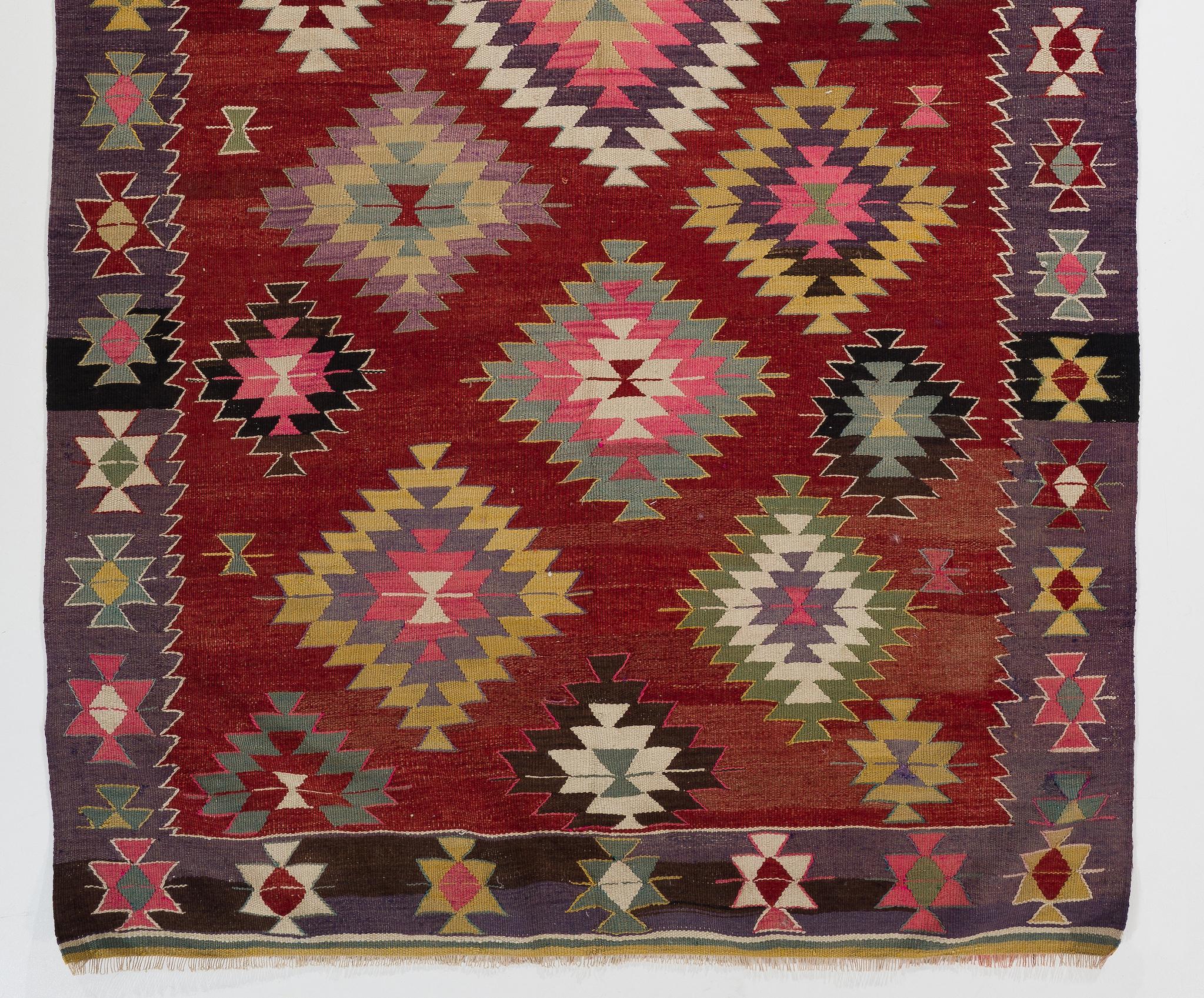 5.6x9.2 Ft farbenfroher handgewebter türkischer Kelim-Teppich aus Flachgewebe in Rot (Türkisch) im Angebot