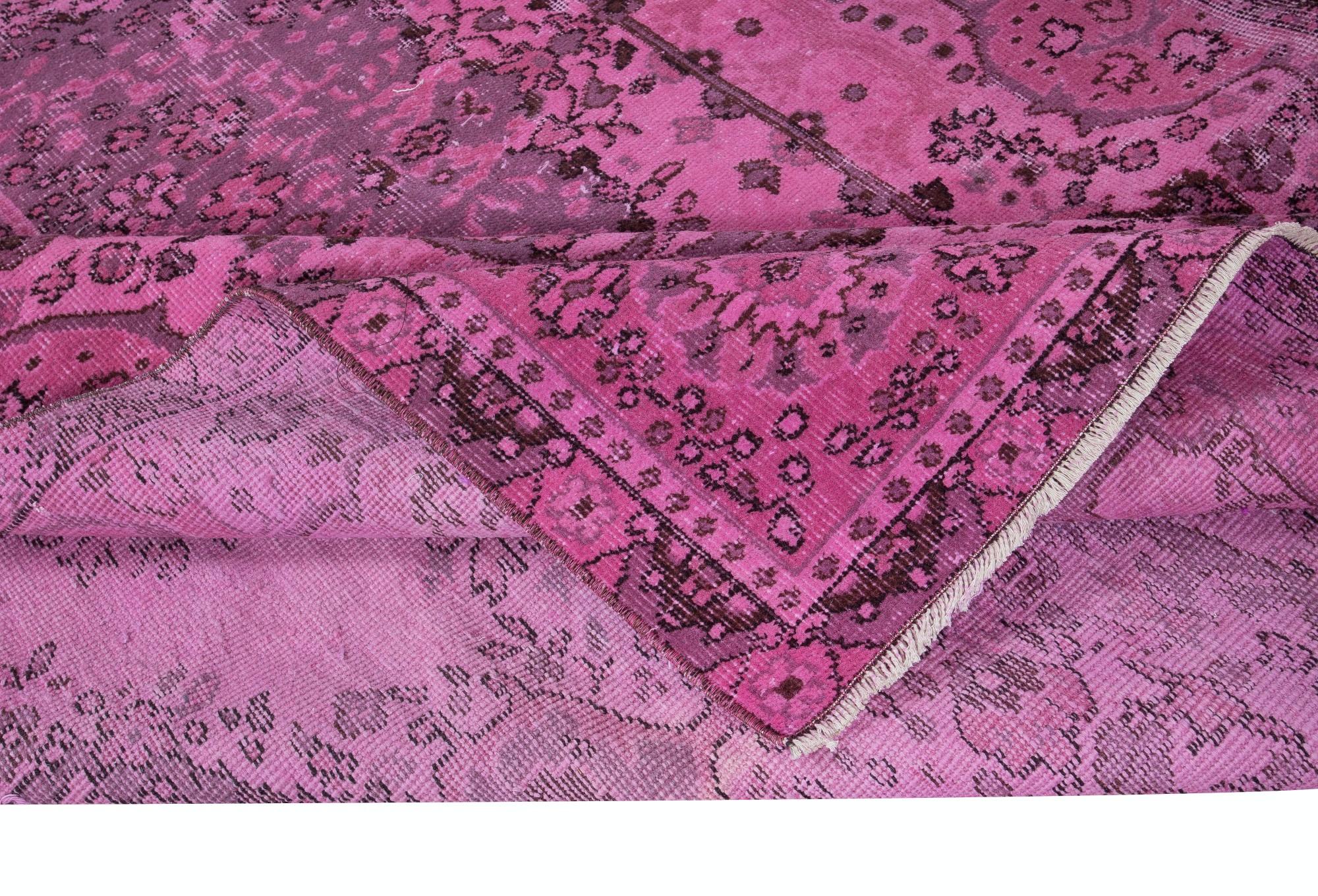5.6x9.2 Ft Unique Turkish Rug in Pink, Handmade Modern Carpet, Floor Covering In Good Condition For Sale In Philadelphia, PA